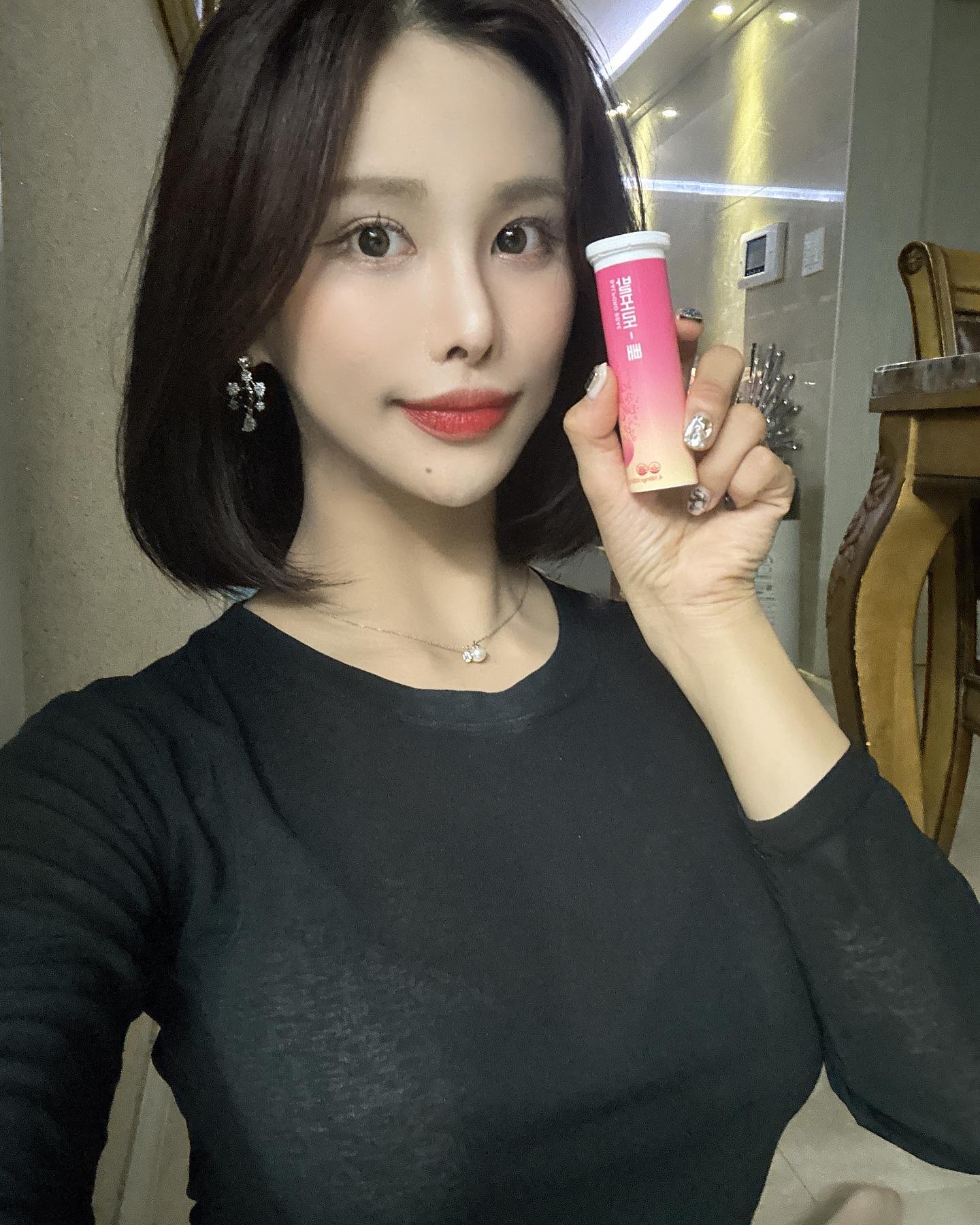 #광고 #발포로빼 #pm12 #balporobbae #다이어트보조제 #slimming #diet #발포다이어트 #탄산다이어트 #health
balporobbae_official 

체지방 감소와 비타민보충 식약처 인증받은 건강기능식품 다이어트보조제 발포로빼!
복부지방 감소, 허리둘레 감소, 팔 지방 두께 감소, 체지방율 감소, 체지방감소 발포비타민이예요🍋
톡톡 쏘는 청량한 맛, 탄산대체음료여서 맛있게 마실 수 있어용
1정 12kcal로 당 0g! 간편하게 휴대가 가능해요💊
탄산이 발생되는 다이어트 발포비타민으로체지방감소에 도움을 주는 건강기능식품!
