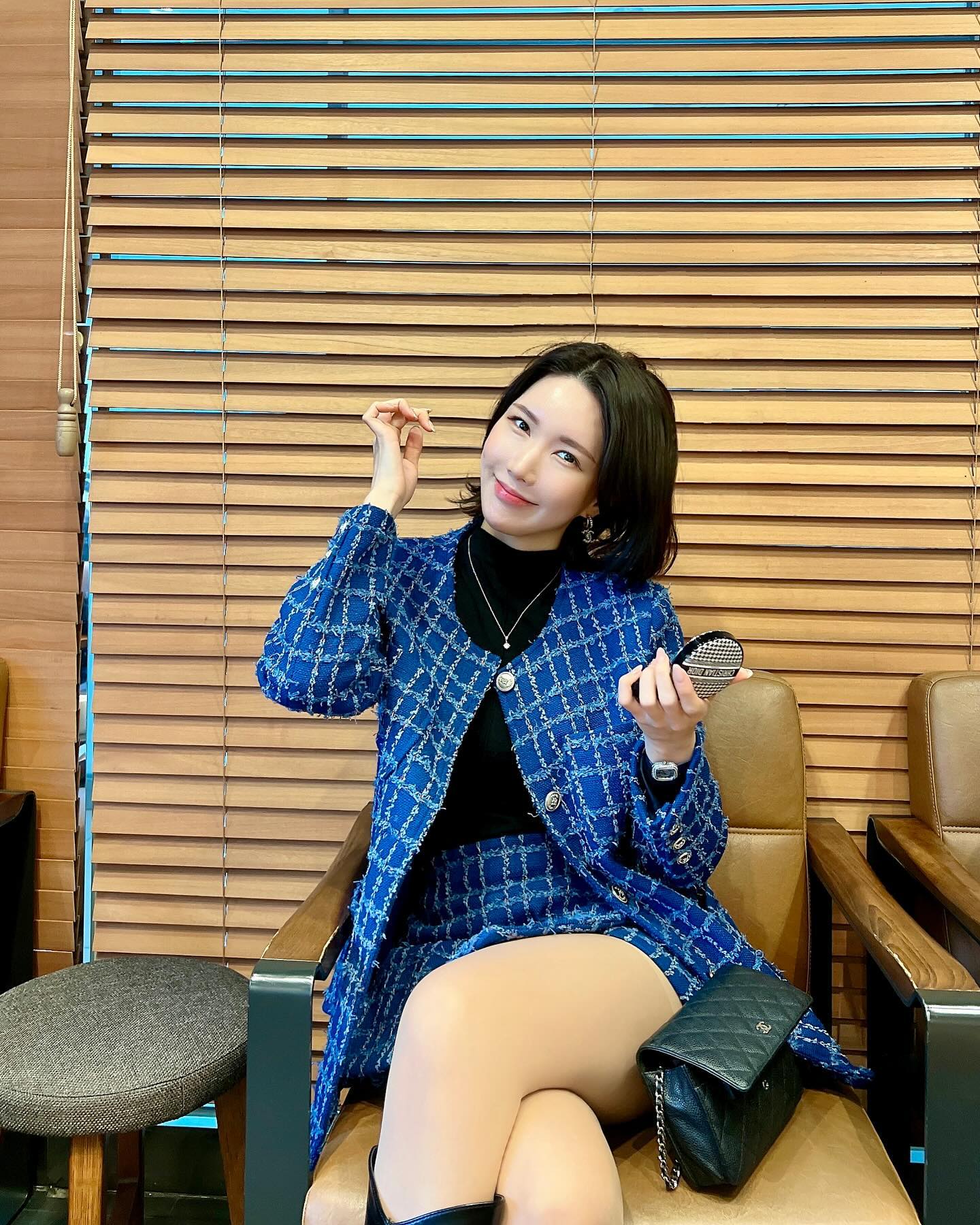 넘 맘에드는 블루트위드 세트 💙

#요미언니 #ootd #데일리룩 #오뉴클로
#문의는dm #💙