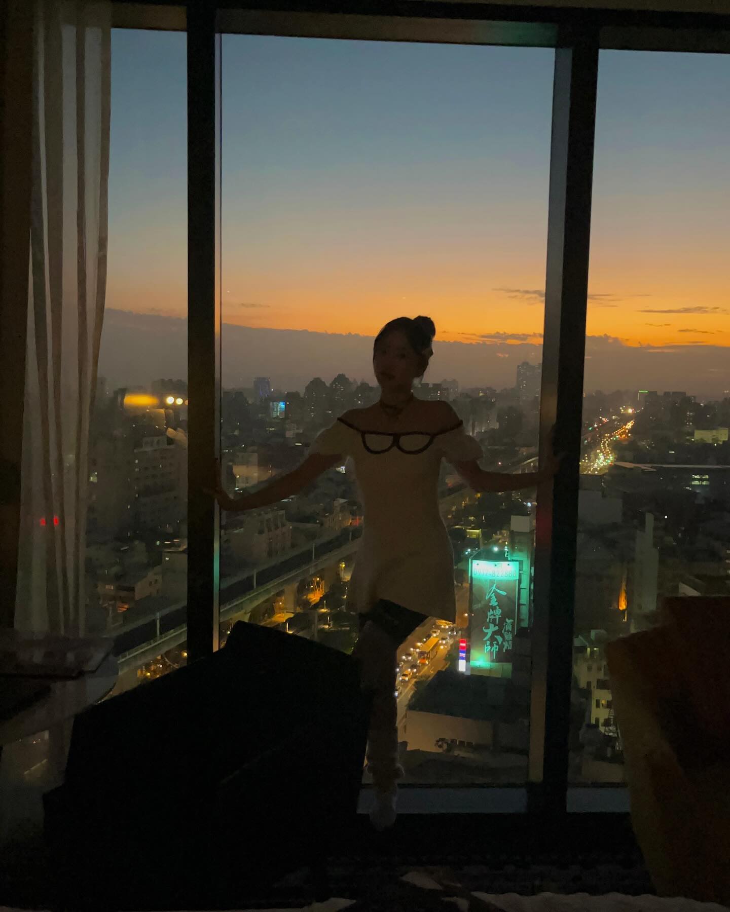 🌅🛩️