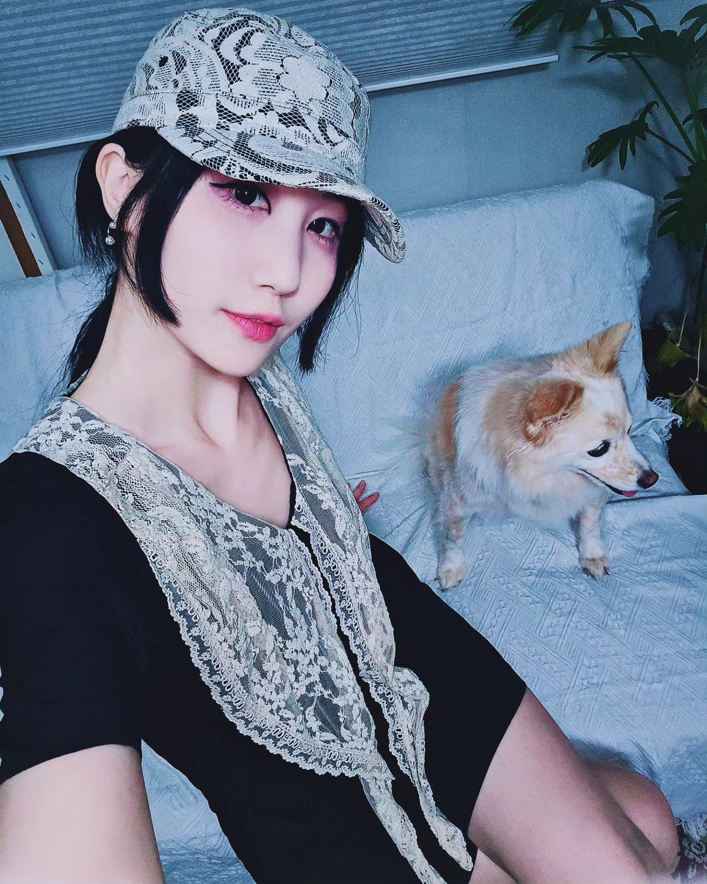 13년 전, 직장 동료에게 선물받은 원피스➕️16년 전, 대학생 때부터 애용하던 모자🖤 언제까지 착용하려나❔️

❕️
❕️
❕️
❕️
❕️

#레이스원피스 #레이스모자 #블랙원피스 #믹스앤매치 #스타일링 #색감코디 #가영누나 #스타일컨설팅 #크리에이티브디렉터이가영 #아트디렉터이가영 #비주얼디렉터이가영 #패션디렉터이가영 #패션디자이너이가영 #스타일디렉터이가영 #스타일리스트이가영 #파즈뮤즈 #fazmuz #kbeauty #koreanbeauty #kmakeup #koreanmakeup #kstyle #koreanstyle #kfashion #koreanfashion #엑소엘 #데일리메이크업 #데일리패션 #패션블로거 #코디스타그램

👠