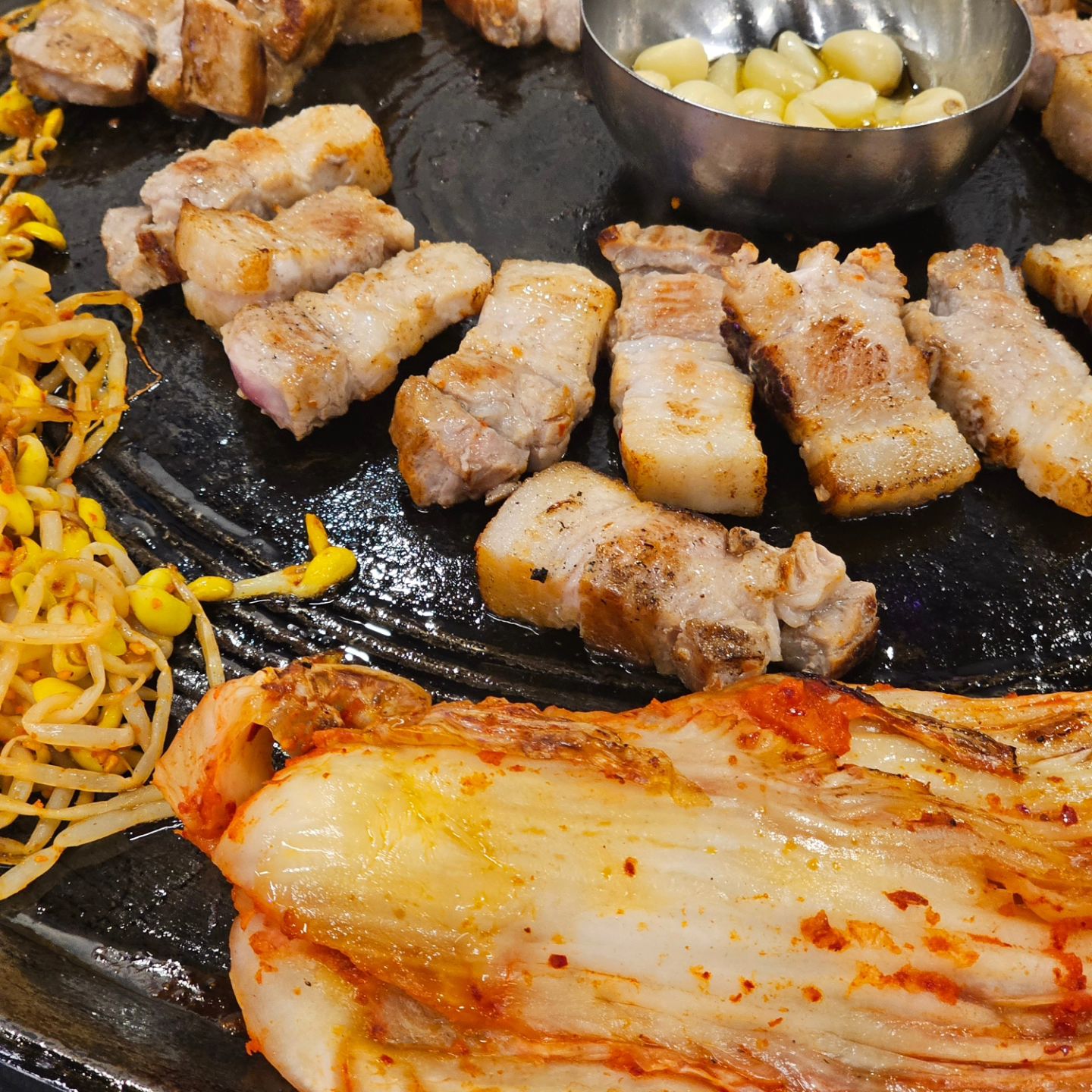 솥뚜껑 삼겹살은 못 참쥐😍

#밀린사진올리기