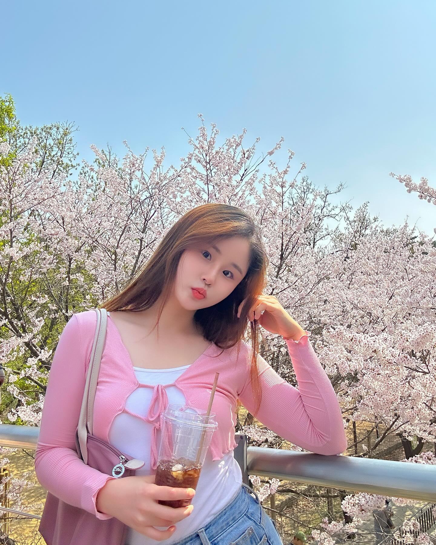 Spring is here 🌸

#서울숲 #벚꽃 #벚꽃스타그램 #봄스타그램 #봄코디 #pink
