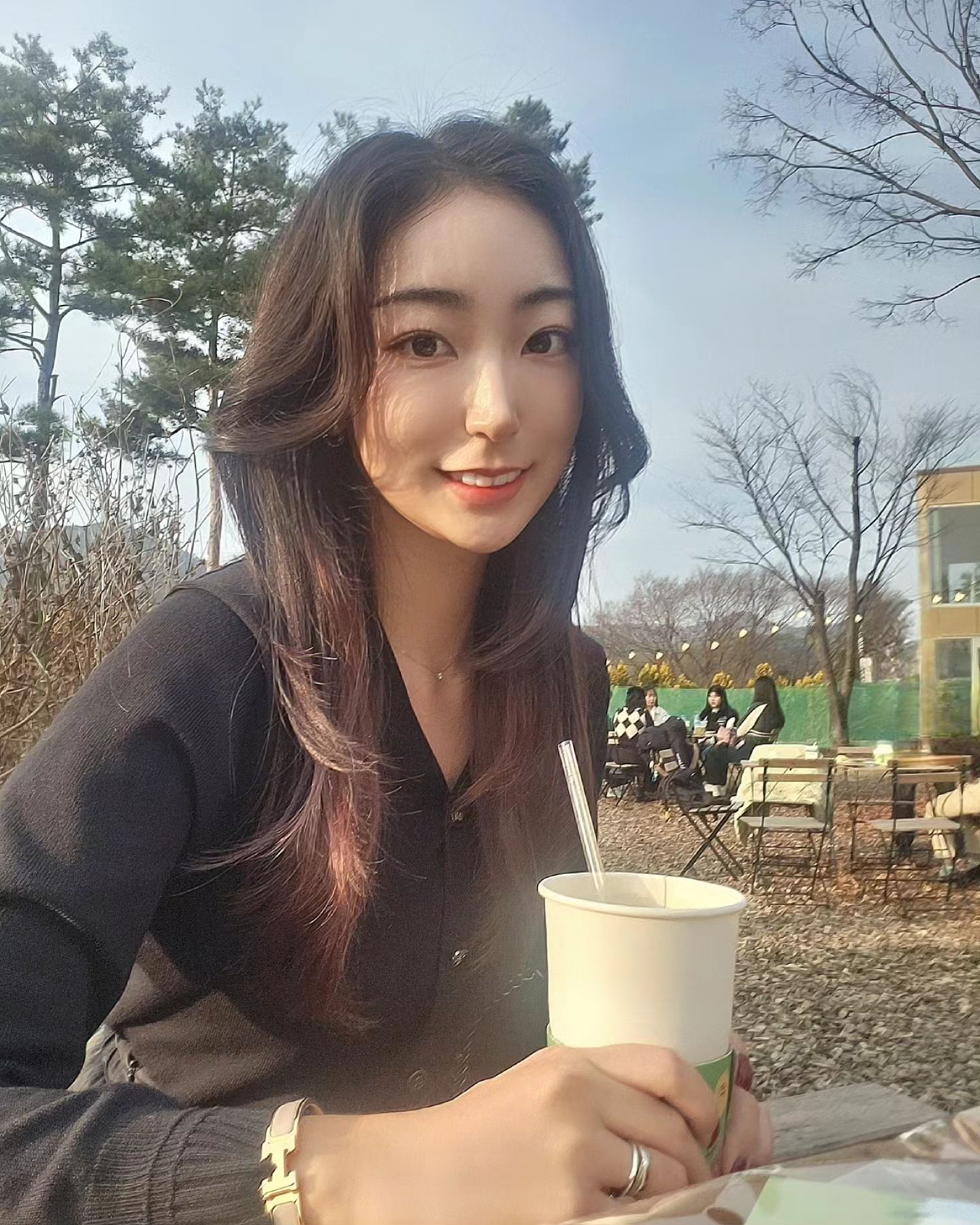 춘천 오랜만:D
감자빵 맛집 '감자밭'🥔
.
.
날씨가 우중충하지만
춥진 않우니깐😅
.
.
주말 드라이브로 힐링🤎
맛있눈 감자빵 1box 겟!!
.
.
.
#일상#춘천#춘천카페#춘천카페추천#감자빵#감자밭#일상사진#사진#일상스타스램#드라이브#주말드라이브#힐링#춘천감자빵#좋아요#소확행#행복#일상룩#카페#카페추천#맛집#춘천맛집#놀자