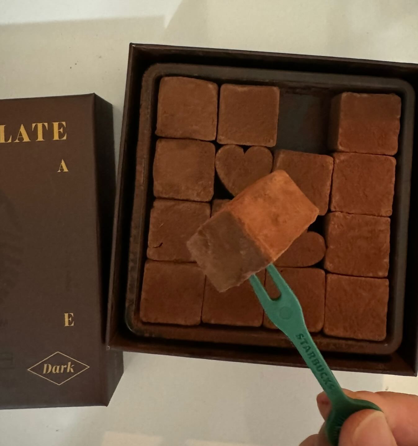 🍫

오랜만에 생초콜릿으로 달달함 충전 

#소확행 #파베초콜릿 #스타벅스 #달달하게 #아메리카노와찰떡