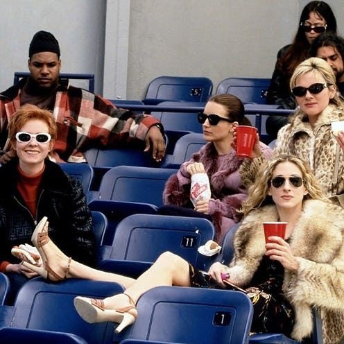 love carrie’s fashion.