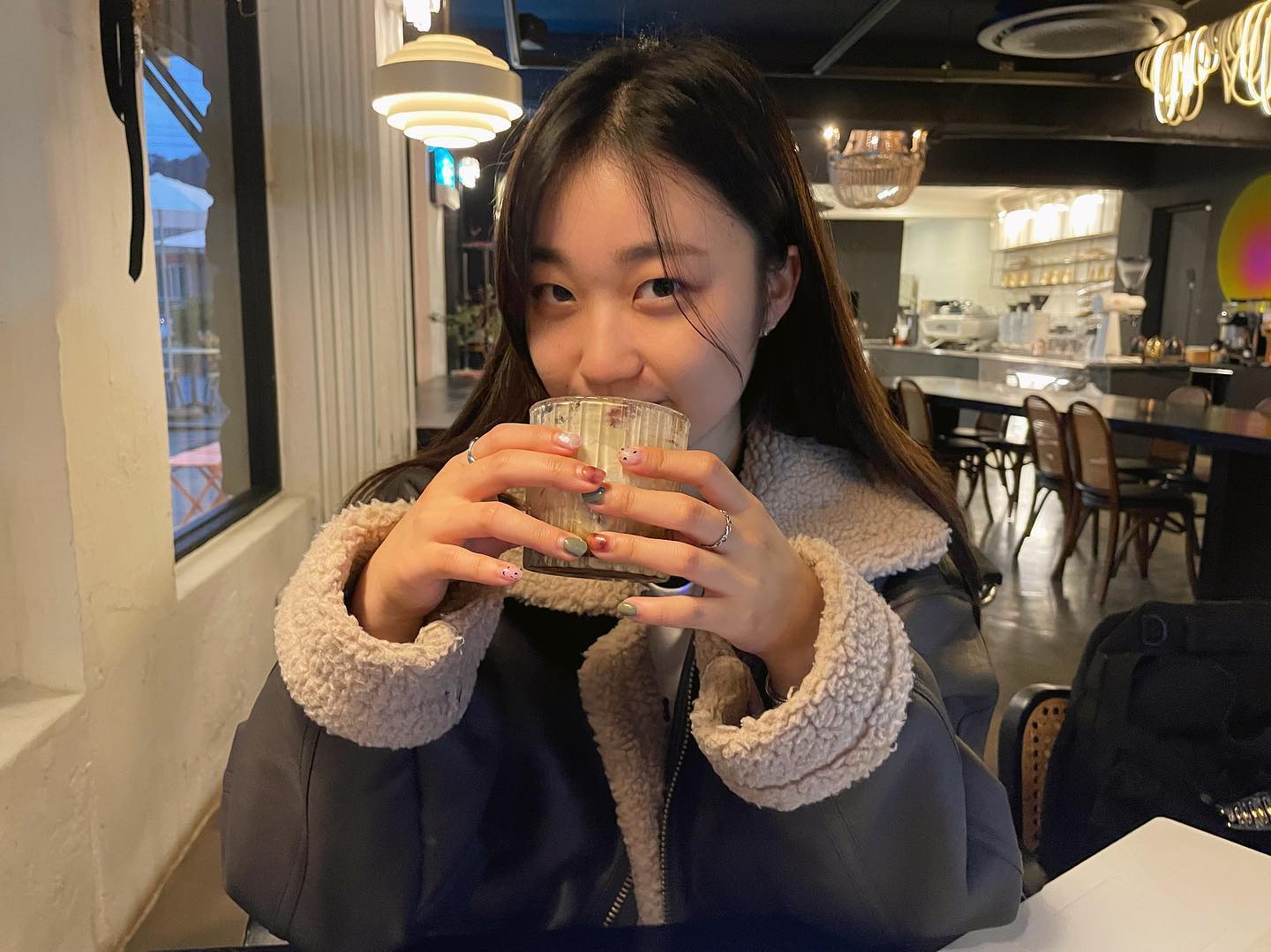 뇸☕️🧀

#연쮀의일상 #다위스 #아인슈페너