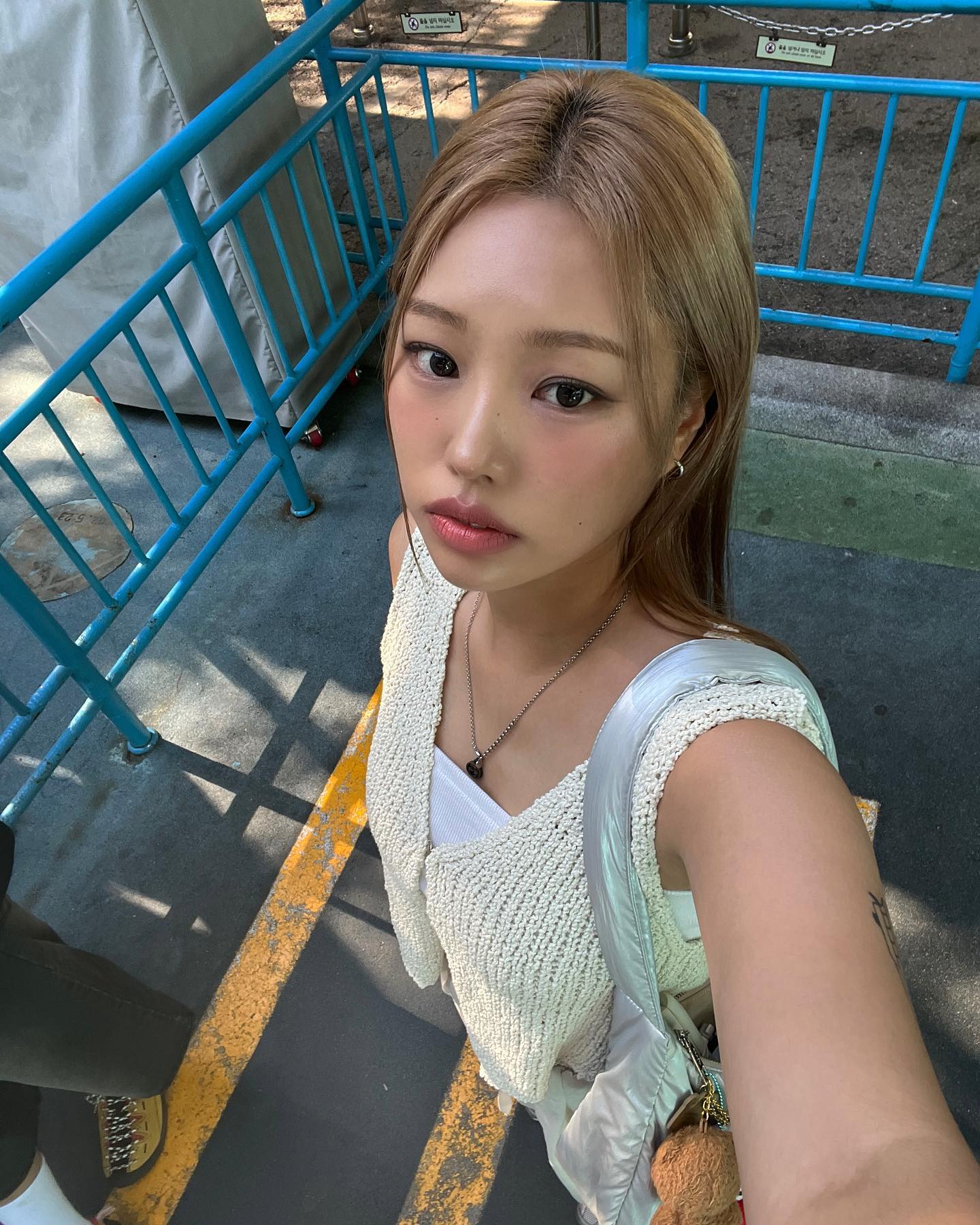 터벅.터벅..나으 1상🧸
여름아 돌아와주갰니?...plz...