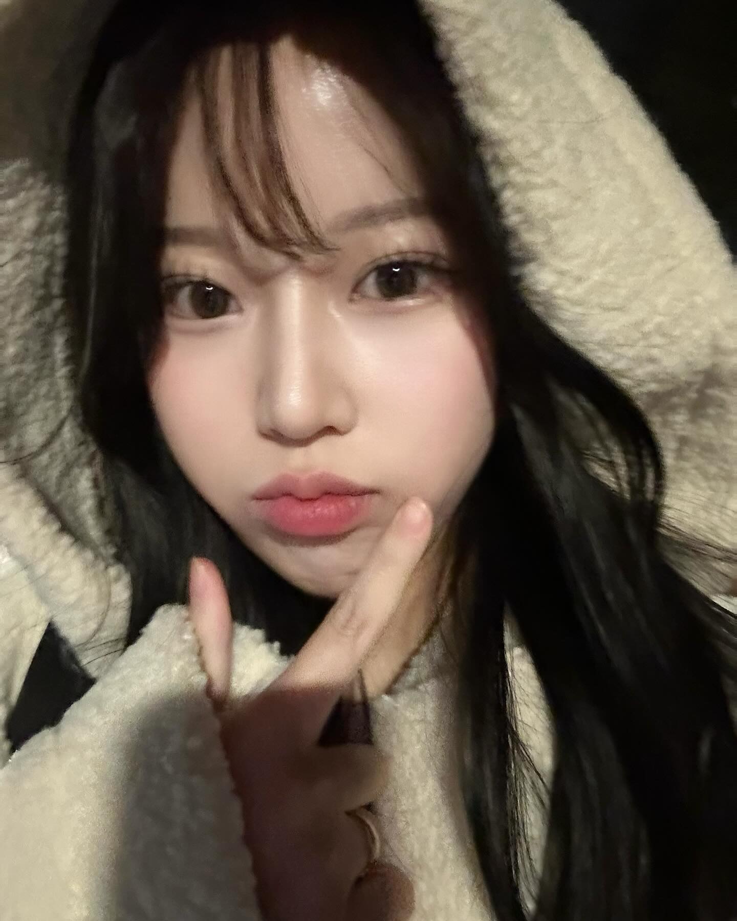 눈인지 비인지 뭔가가 왔는데 우산이 읍다
