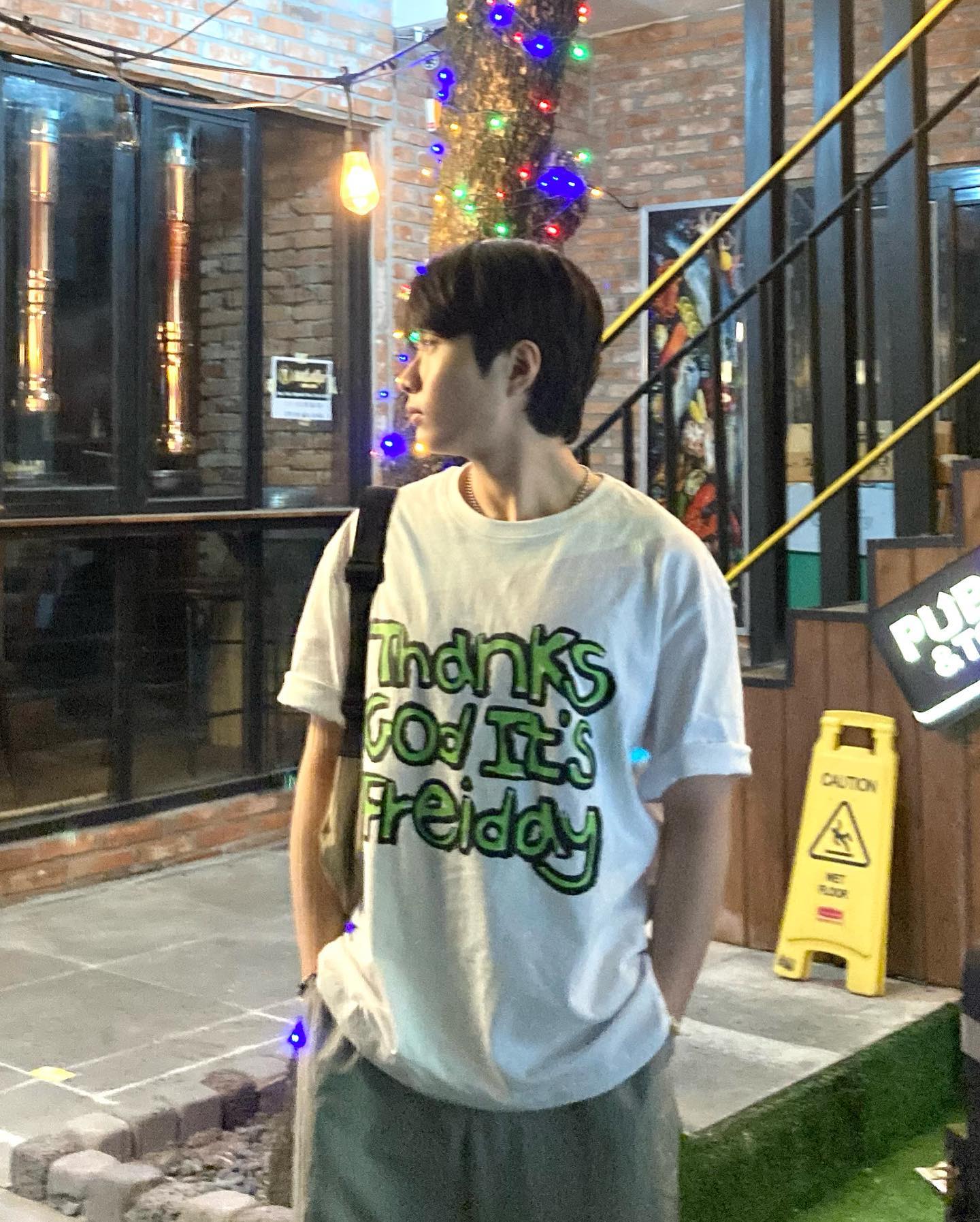 #gift frei_official

프라이 공식 온라인 스토어에서 20% 할인중 !

#frei #프라이 #티셔츠 #반팔티 #반팔티셔츠 #티셔츠코디 #티셔츠추천 #반팔티코디 #반팔티추천