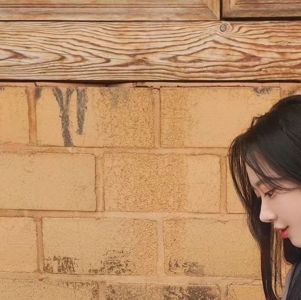 LI PS on Instagram: "쿠팡에 구매한 몽스웨어 ~^^ 멍멍이에게 안성 맞춤 옷 밝은노란색 선택했어용 (빨강,검은색,노란색 ) 🌞 추운겨울엔 따뜻하게입은 프래쉬원단 성능으로 🌨 4계절 내내 입을