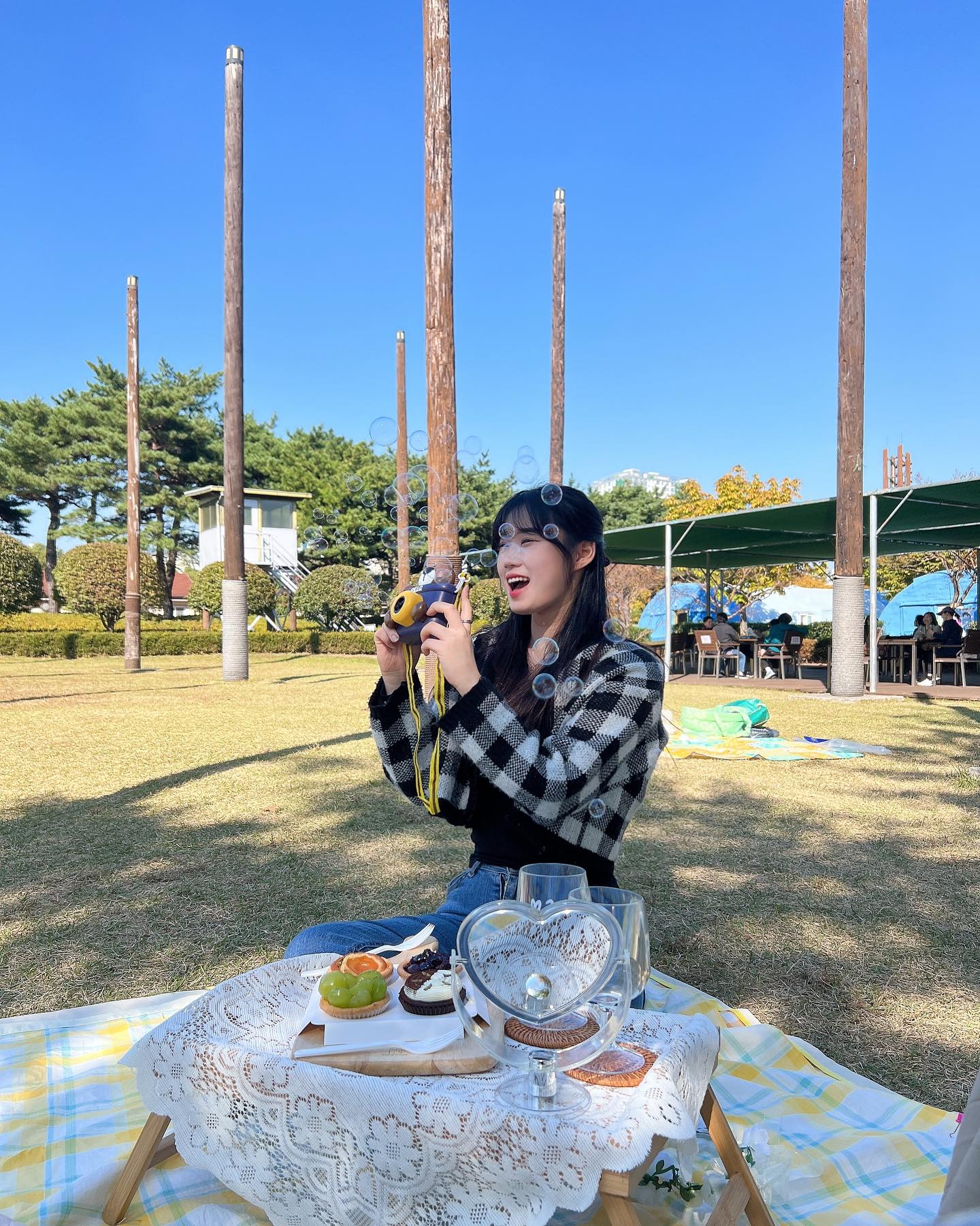 한창 비눗방울 좋아할 나이🫧🫧