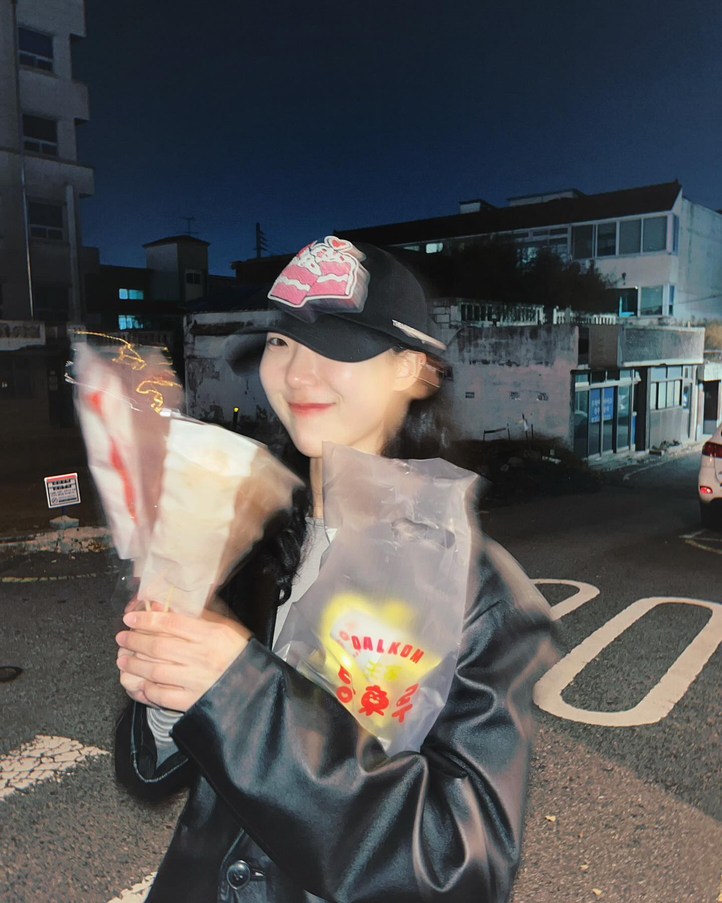탕후루 들고 찾아온 댕댕이는 못참지😻
