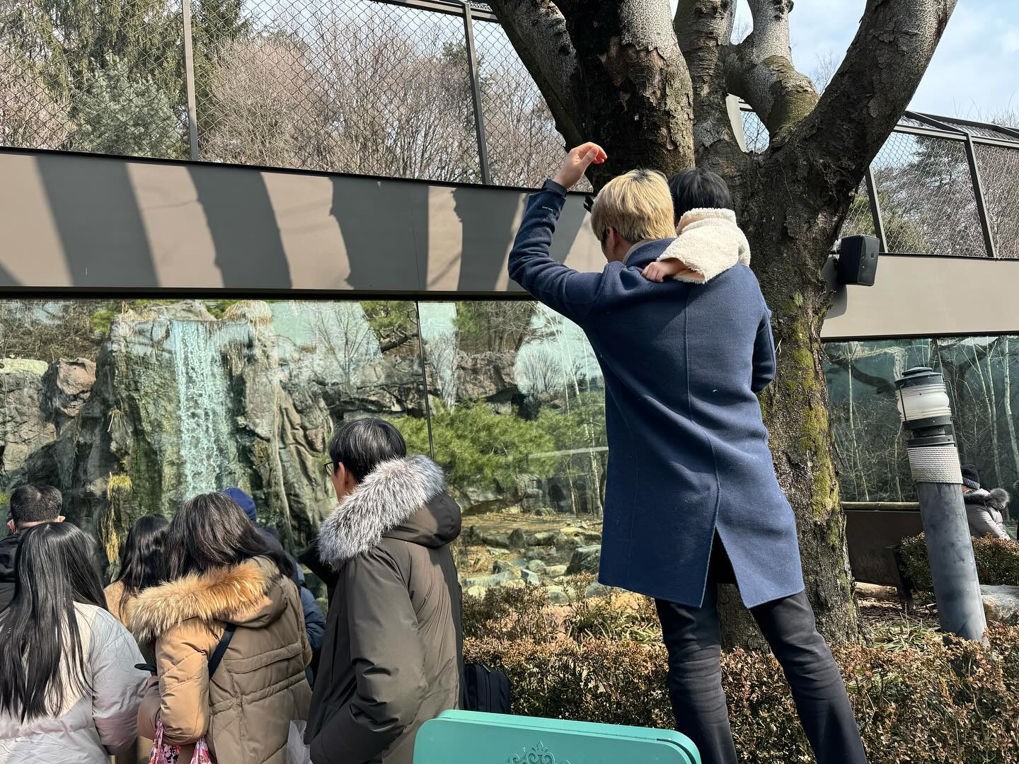#우주피드

우주 아빠는 늘 우주를 더 큰 세상에서 키우고 싶어 한다.
든든해 🙌🏻 

하나하나 알려주는걸 귀찮아 하지 않고
우주한테 맞아도… 화내지 않고

또 어디 멀리 가볼까 🙄