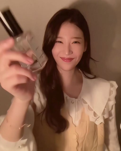 참진 on Instagram: "#광고 블랙하비 지금 쓰고 있는 블랙하비 무화과향 너무 좋아서 또 장만하고 싶었는데 ❤ 이번 향은 우디솝향으로 - 시원한 나무향, 꽃향 비누향이 난다고 하는데요~!? 비누