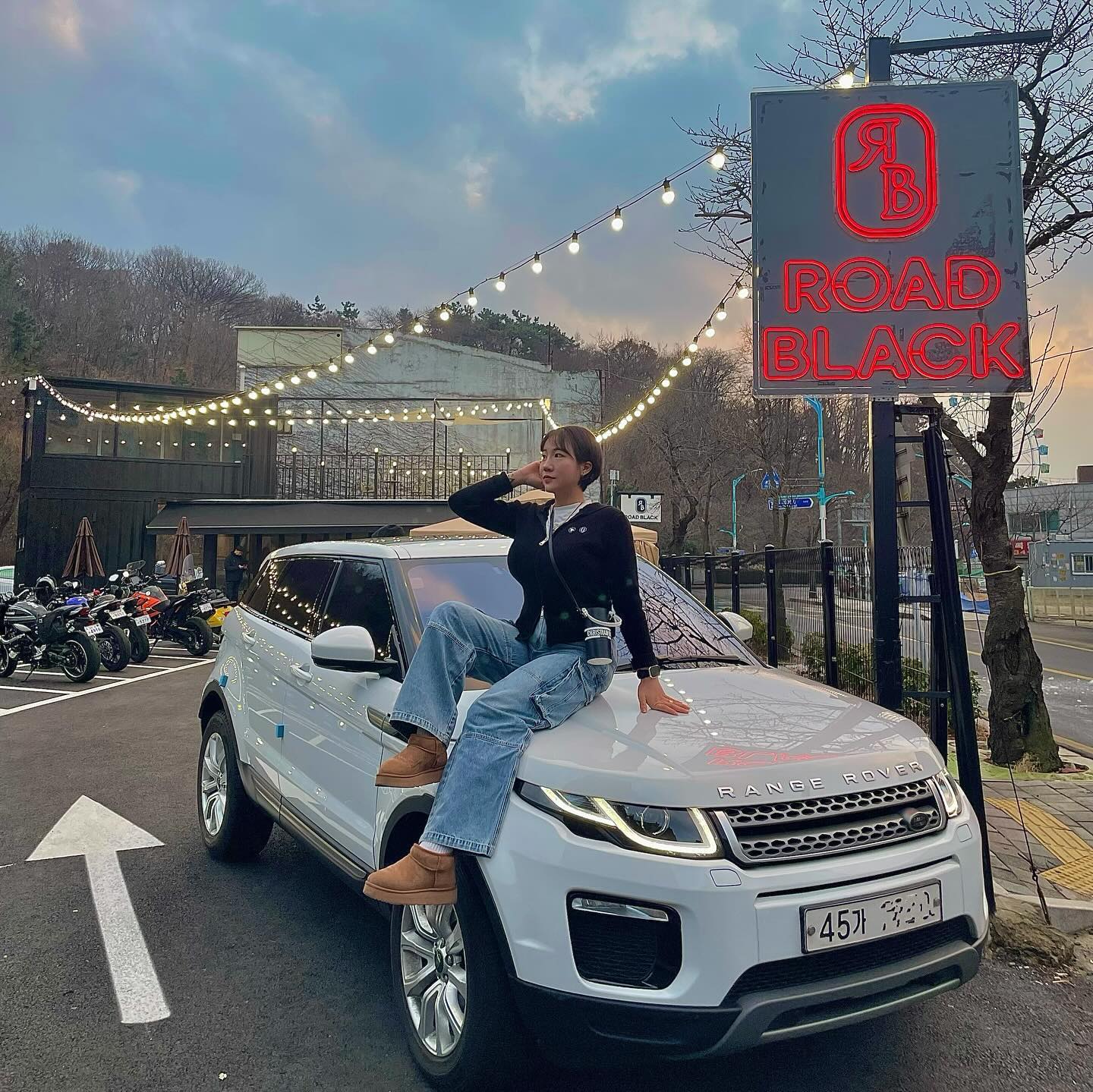 🏴🏍️🛵🛻💨
월만장 로드블랙 
포토존에서 마음만은 슈퍼카🖤
오픈축하해요!!

rb_wolmi