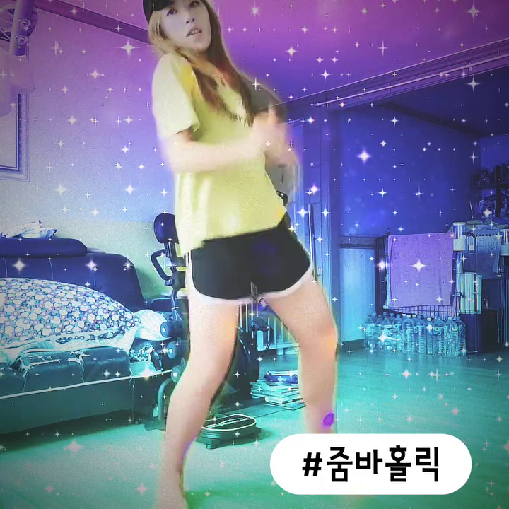 요고 징짜 쭈니랑 엄청 먹었을때 틀고 추는ㅋㅋ
줌바를알고 진짜 줌바하는날은 즐거움ㅋ
홈트를빡시게해서 줌바할때 기력이쇠하게ㅠ추지만 이제 줌바가 중심이될것같당♡
왜케 뒤늦게 너를발견한거니♡ㅋㅋㅋ

#줌바#줌바홀릭#zumba#파고들자줌바!