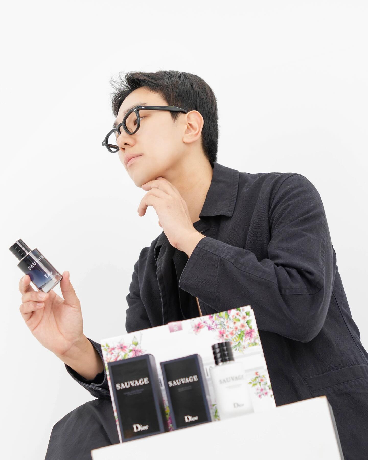 #유료광고 diorbeauty 
다가오는 발렌타인데이 선물로 추천하는
디올 뷰티 소바쥬 오 드 뚜왈렛과 애프터
쉐이브 밤은 총 2단계의 소바쥬 에센셜
그루밍 리추얼로 매력적인 선물 아이템이죠!

 2~3월 시즌에만 만나 볼 수 있는 밀레피오리
패턴이 담긴 아트 오브 기프팅 패키지까지 더 해
하루 종일 기분 좋은 프레쉬함을 느낄 수 있답니다!

자세한 내용은 블로그에서 확인 가능해요😀👍🏻

#디올향수 #디올소바쥬 
#소바쥬오드뜨왈렛 #소바쥬애프터쉐이브밤 
#발렌타인데이  #선물추천 #향수추천