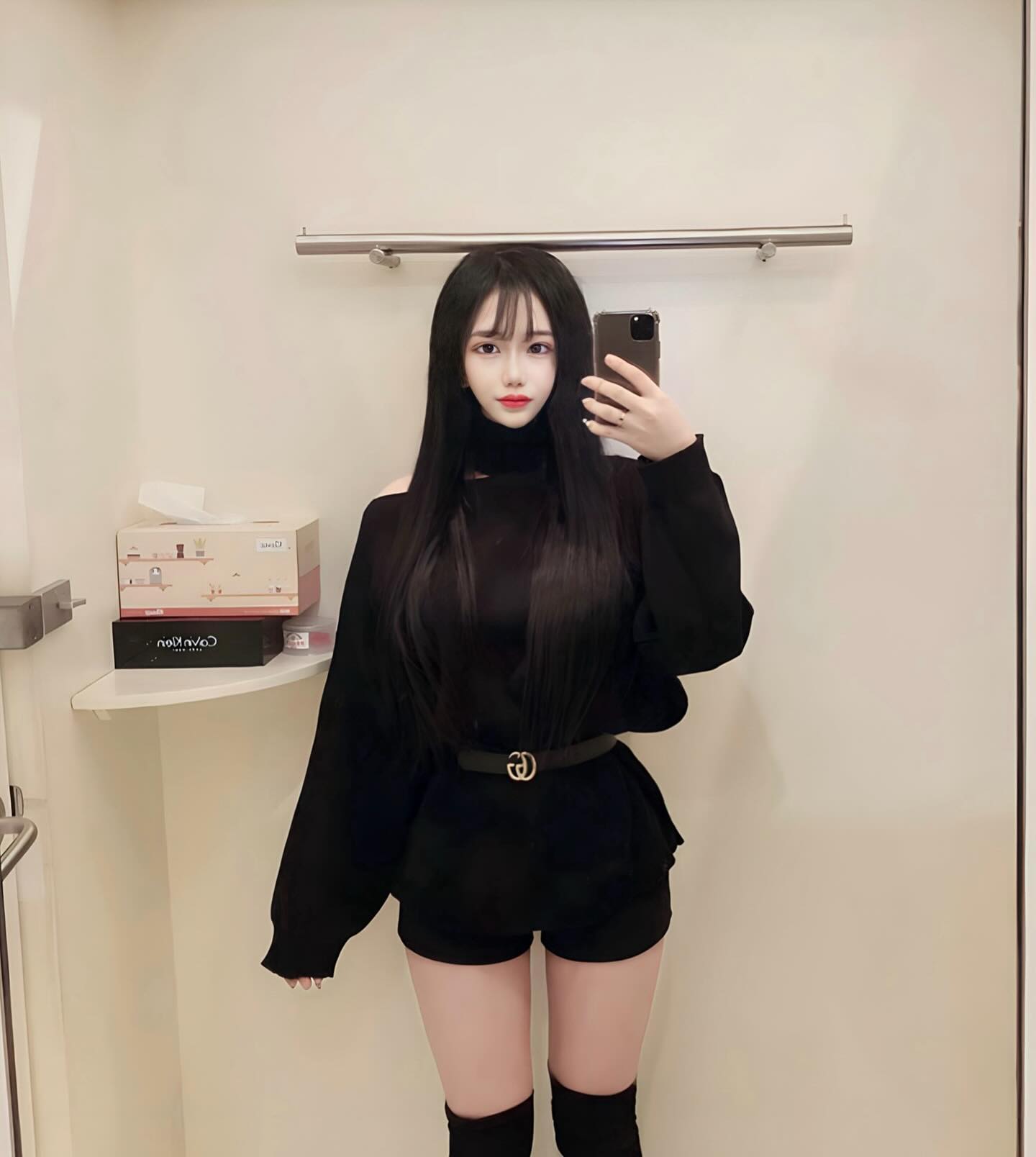 추워도 반바지 못참😷
다들 감기 조심하데욤🙏🏻