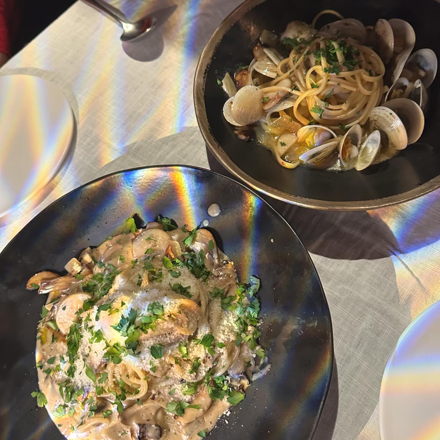 #협찬 ✔️[논현] Fiera
📌논현 언주역 파스타맛집
✅와인 마시고 싶은 분위기 있는 레스토랑 
✅데이트코스로 딱 좋은 레스토랑
✅유럽풍의 파스타 맛집
✅고급진 분위기의 Fiera(모임하기에도 좋은 곳)
✅영업시간
평일 11:00~22:00
주말 17:00~22:00
📍서울 강남구 언주로 605 (논현동) 1층 5호 
#논현동파스타#논현동와인#논현동맛집#언주역파스타#언주역와인#언주역파스타#언주역맛집#강남파스타#강남와인#강남맛집#fiera_eonju#먹팔해요#먹팔선팔#선팔맞팔#먹팔소통#먹스타그램#맛스타그램#먹팔#선팔#맞팔#음식스타그램#커피스타그램#음식은사랑입니다💜 #sohappy#eat#smile