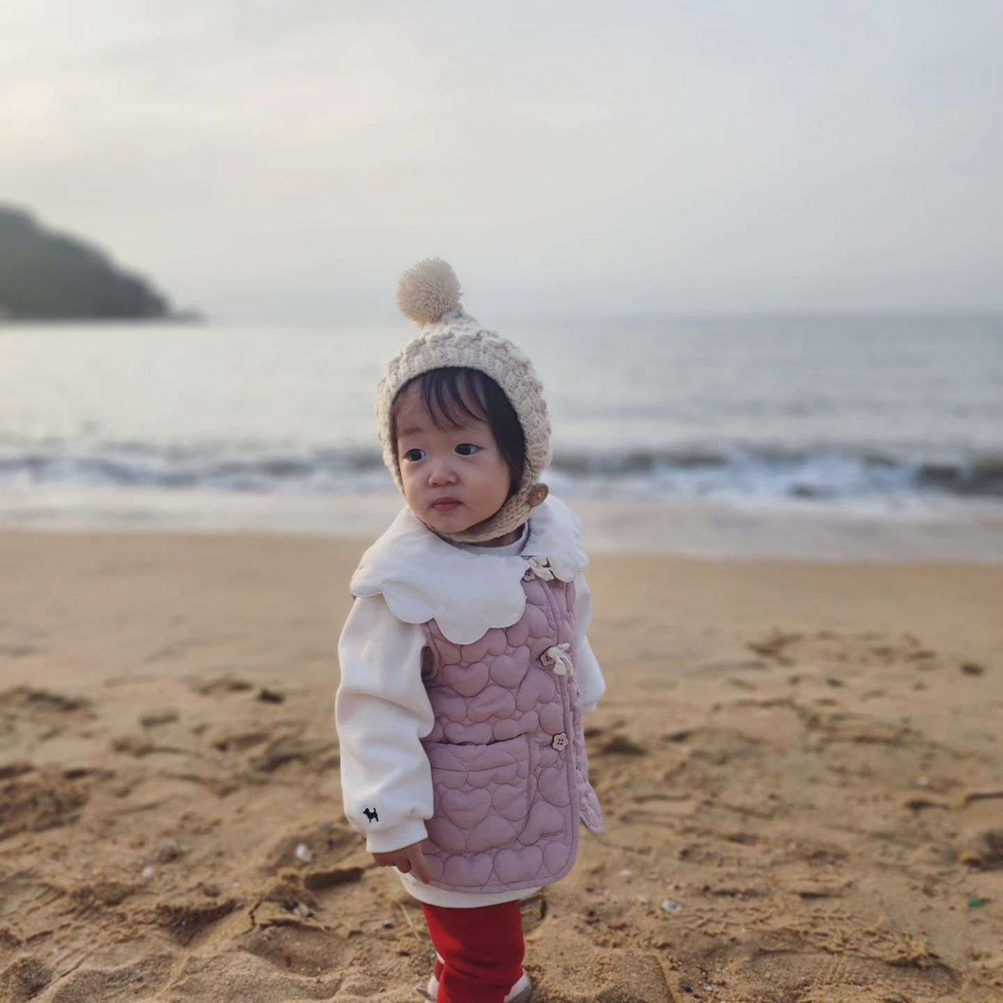 ⛱️ 
2023.12.08.
태어난지 500일 기념
생애 첫 바닷가
기분 좋은 싱글방글