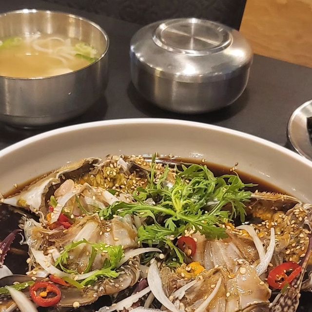 퇴근맛집 매니저 쥬아 '◡' on Instagram: "#협찬문의 ✍🏻🗒 협찬 속에서 만난 오늘의 맛집 ๓´˘`๓ 💭 ▶️ 밥도둑 잡으러가자!! #꽃게담다by알찬게장검단점 ⠀ ⠀ 🦀 알찬게장정식 ￦ 19,900