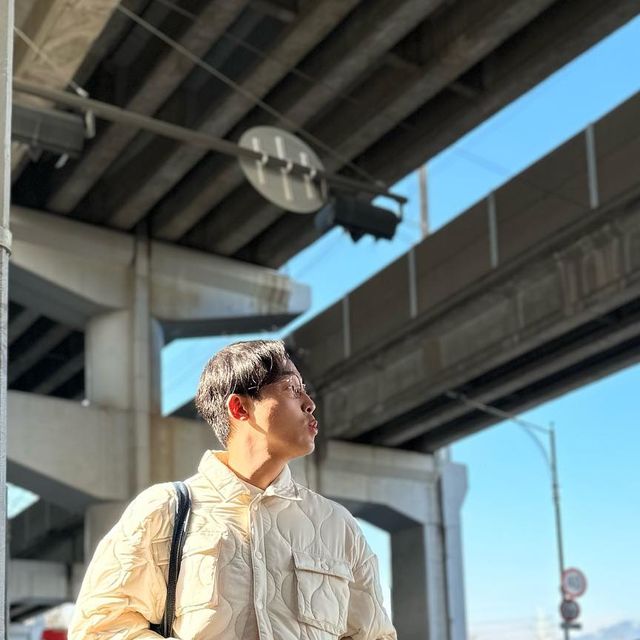 🇰🇷인플루언서&마케터 daily_j995 on Instagram: "#협찬 My Way. - @gubin.co.kr QUILTING SHIRT JACKET - 📌 퀄팅 소재와 셔켓 디자인, 오버핏 실루엣으로 레이어드 하기에도 좋은 퀄팅 셔츠 자켓✨ . . . #구
