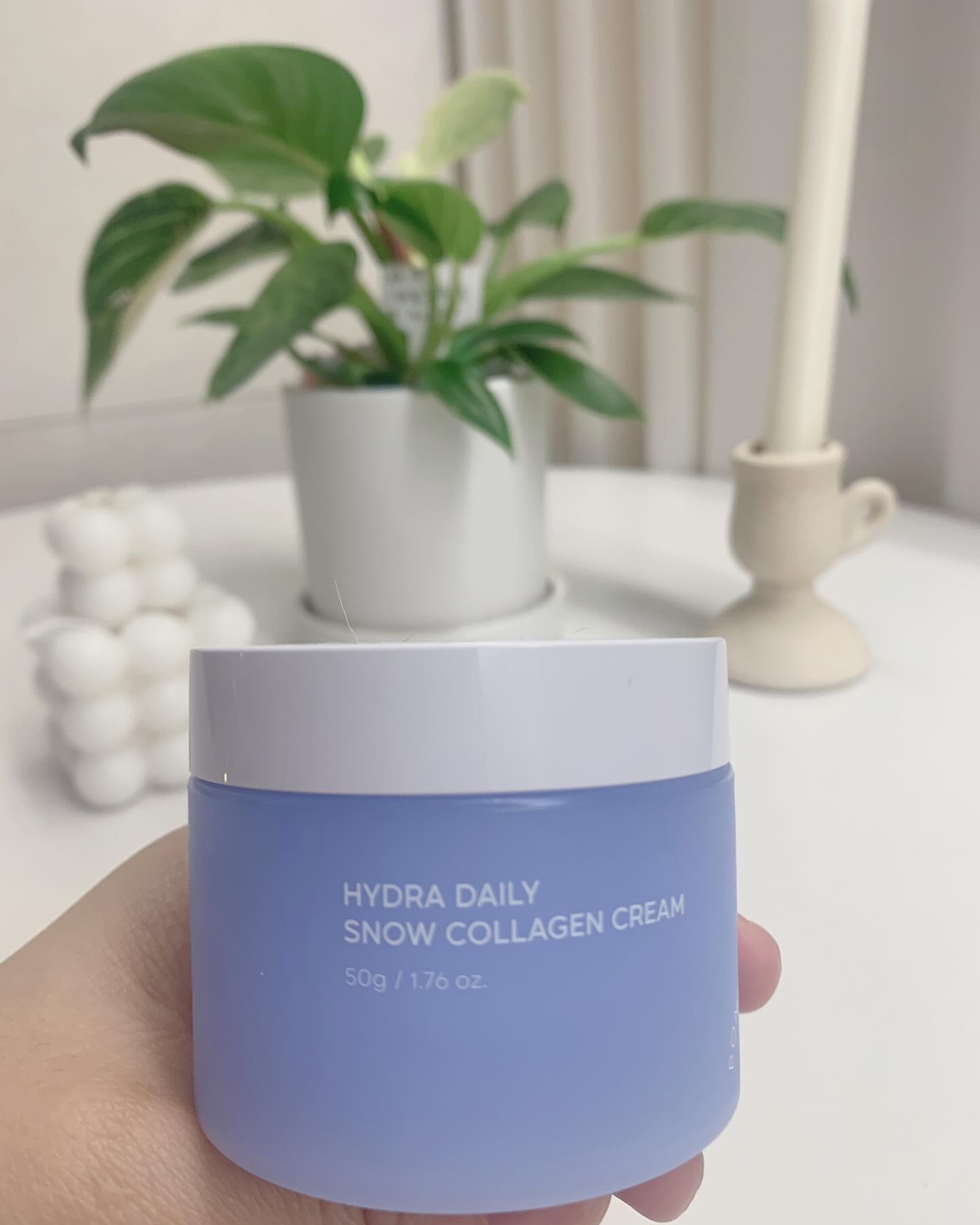 🌸퐁당 콜라겐크림🌸

눈녹듯이 피부에서 녹아요!
입술이랑 목까지 발라주니 촉촉하고 좋아요^^
제형이 가볍고 촉촉하고 마무리는 유분이 많지않아 좋네요!
남편도 같이쓰는데 남자들이 쓰기에도 가볍고좋아요^^ 

✔️‘바르는 즉시 피부 콜라겐 102.7% 증가👍👍

#협찬 #퐁당하이드라데일리스노우콜라겐크림 #콜라겐크림 #스노우크림 #저자극크림 #주름케어 #피부결개선크림 #노화방지크림 #탄력크림추천 #열노화
