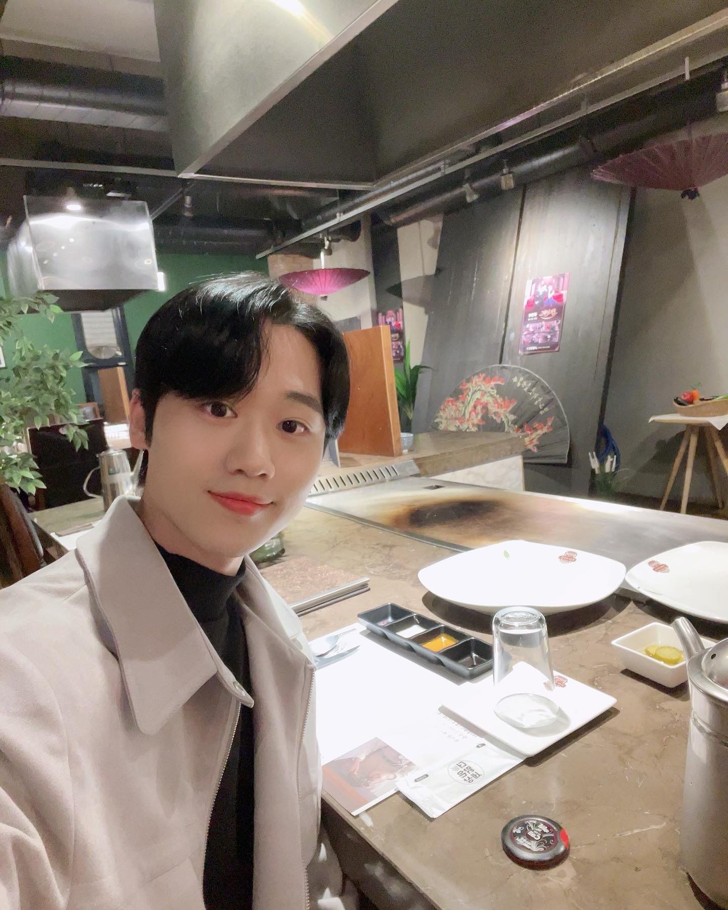 오랜만에 게시물~
.
.
.
#데이트 #일상 #부부 #신혼 #여행 #맛집 #촬영지 #킹더랜드 #철판 #철판요리 #셀카 #셀피 #안양