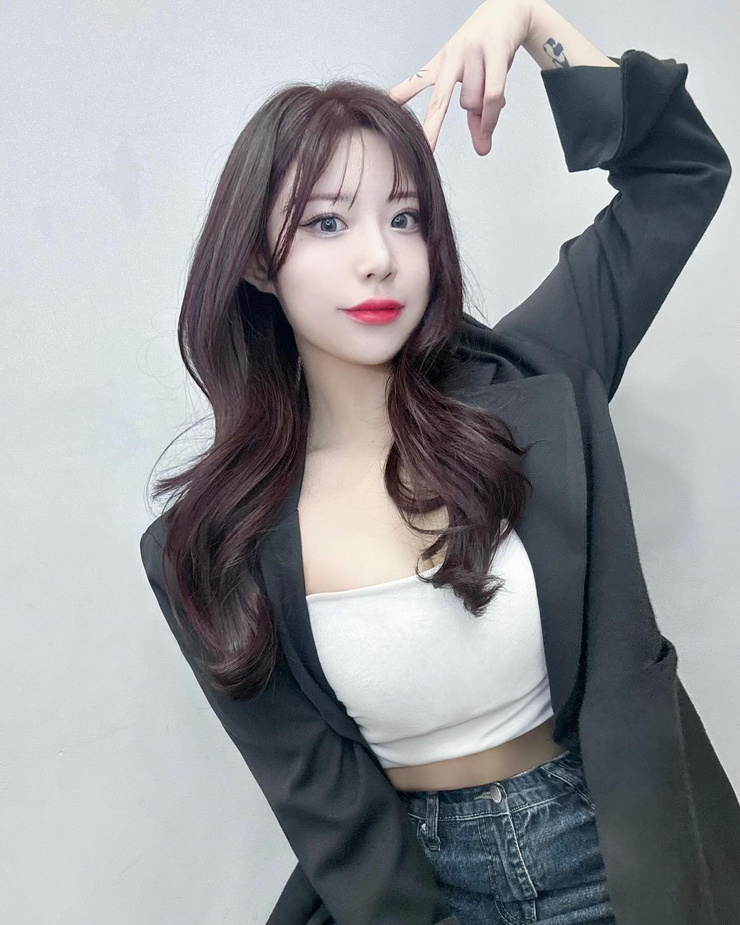 🧊🌊🐈
6년만에 염색한 기념💇🏻‍♀️