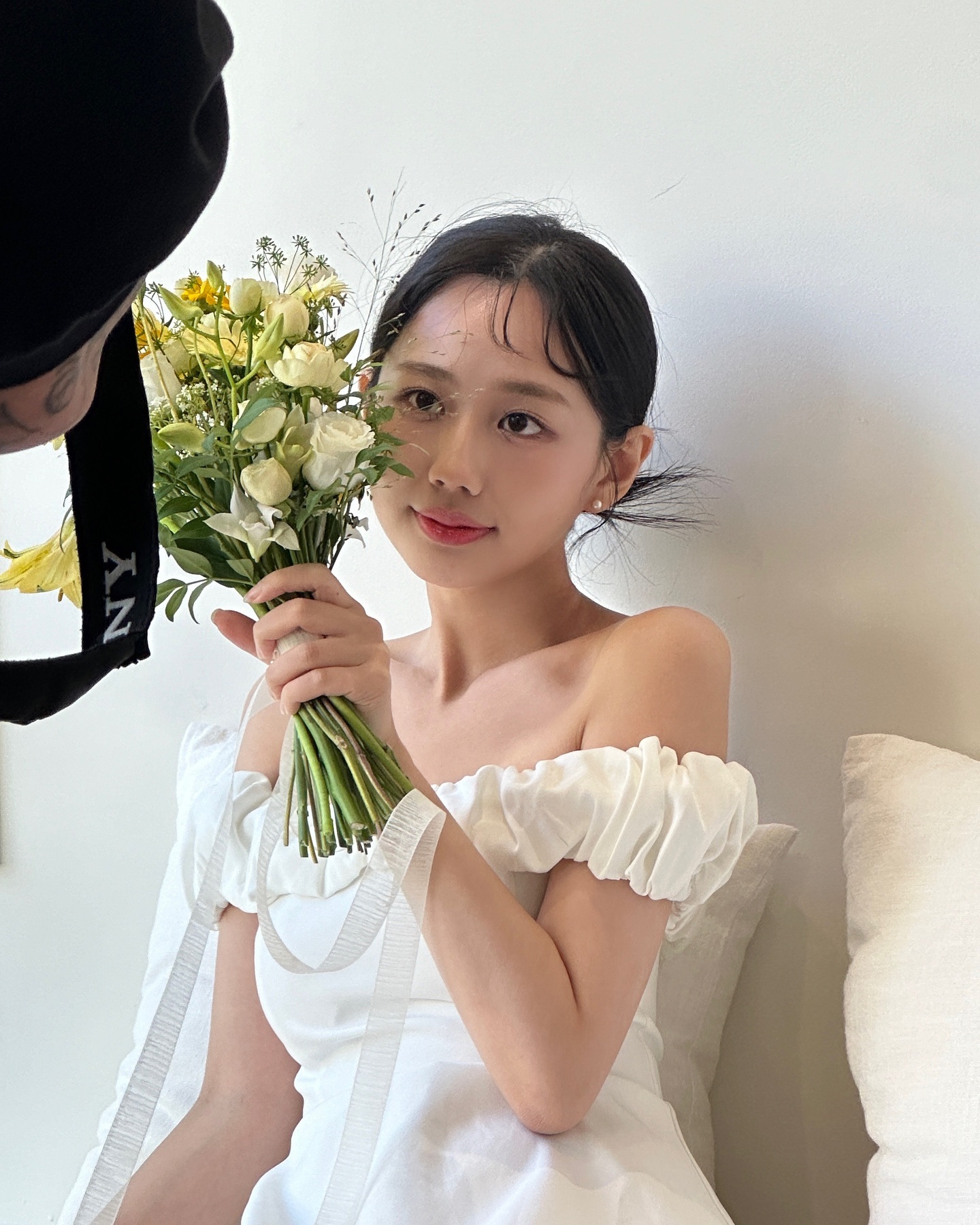 웨딩모델 (결혼아니에요 오해하셔서🫶🏻)

아이폰으로 찍은게 이정도라니이
좋으신 대표님과 작가님들
애정했던 취미가 일이 된지 5년 훌쩍-💕
사람 일이란게 참 신기하죠,,?
전업은 아니구 일 들어오면해요!