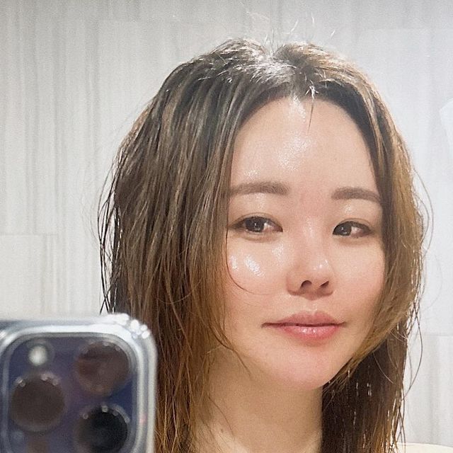 🏷선희네 | 살림 | 육아 on Instagram: "#광고 📍온리유 팜므파탈 여성청결제 은은한 튤립향이 나는 #온리유팜므파탈여성청결제 씻은 후에도 건조하지않고 산뜻하며 한번의 펌프에도 부드러운