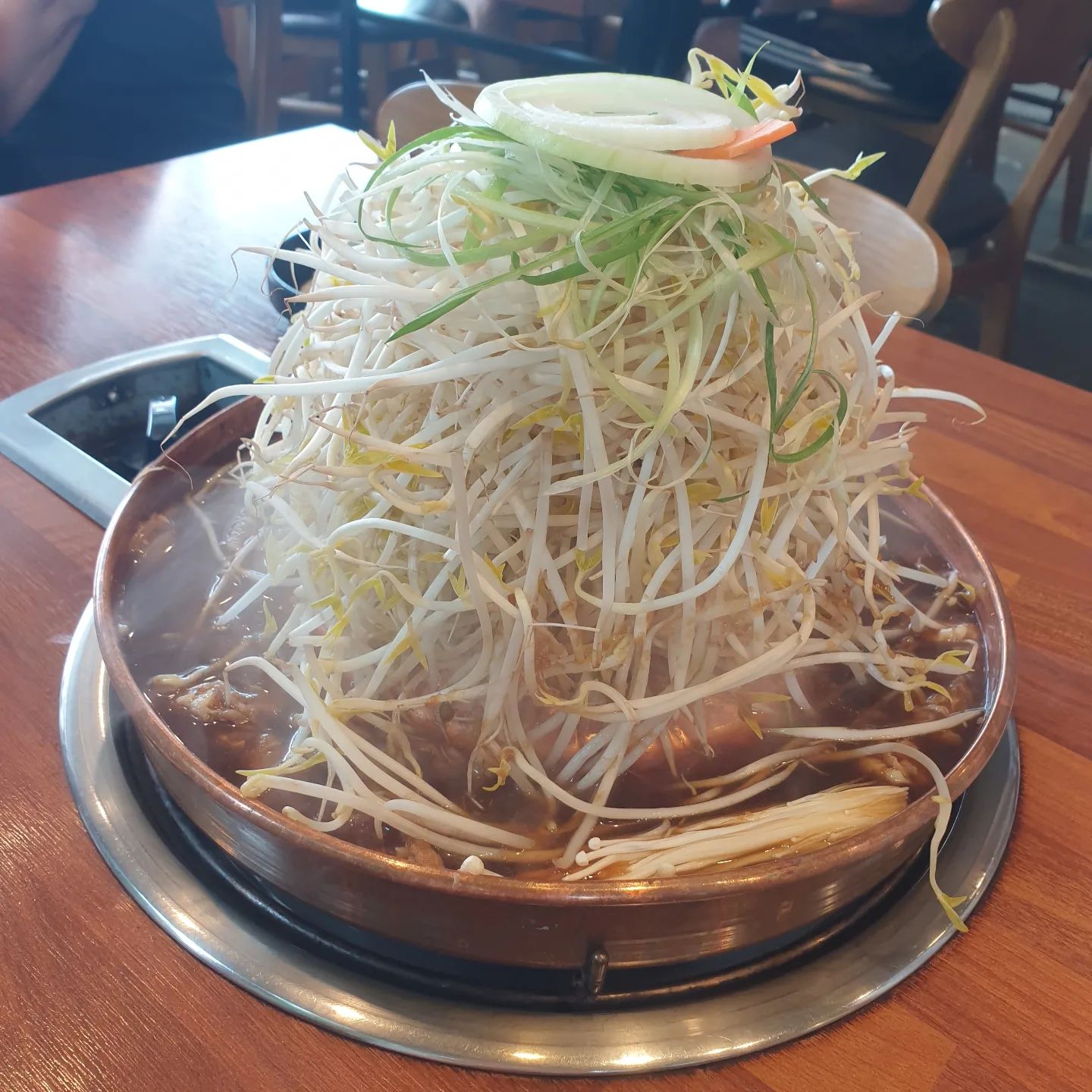 경기 광주 추자리 막국수 & 폭탄 불고기 전골 나오는 맛집 가격도 괜찮고, 맛도 괜찮고, 양도 푸짐~^^ 추석에 다녀 온 맛집 
#경기광주맛집 #추자리막국수 #비빔막국수 #물막국수 #폭탄불고기 #들기름막국수 #코다리막국수 #불고기전골 #추석