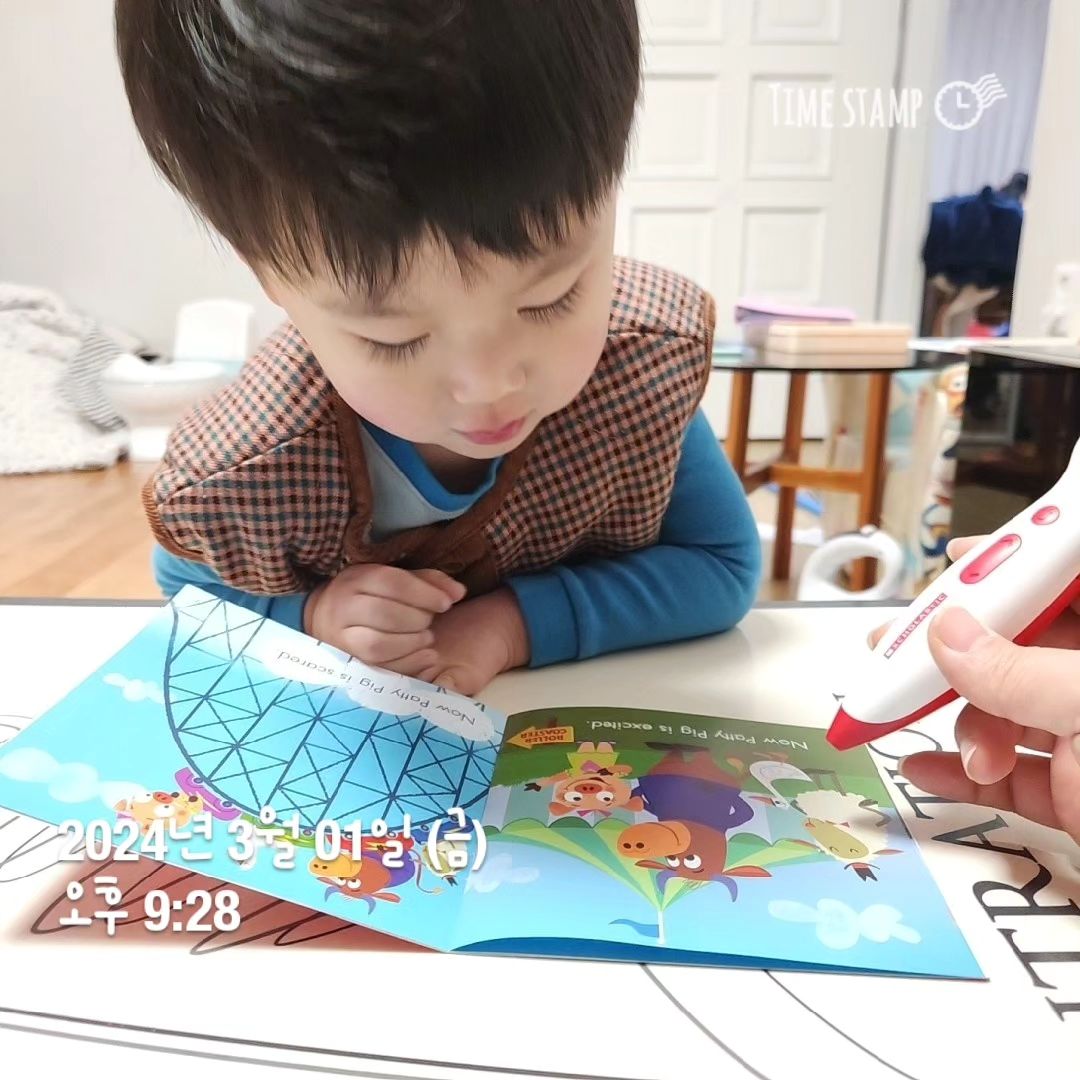 #협찬

아이의 모습을 보니 피피오 클래스와 함께 엄마표영어 시작하길 잘했다는 생각이 들어요^^
그동안 고민 하셨던 분, 엄마표영어 실패하셨던 분들은 피피오 클래스 추천 드려요!!!
 10주간 함께할 스콜라스틱 버디리더스!
엄마표 영어 실패없는 피피오클래스는
엄마를 위해 월 1회 오프라인 특강과 매주 일요일 줌 클래스로 진행 되요.
그 외에도 주 6일 매일 책 읽기 학습 인증과 
주5일 엄마표영어, 책 읽는 방법, Q&A 등 다양한 활동이 있어 많은 도움이 되요.
사실 매월 오프라인 특강이 있어서 참석하는 것에 대한 고민이 엄청 많았는대,
직접 참석하고 나니 어떻게 아이와 엄마표영어를 할 수 있을 지에 대한 가이드라인이 잡히네요.
피피오 클래스와 함께 매일 학습 인증을 하기 때문에 
혼자 할 때보다 확실히 엄마도 아이도 습관이 잘 잡혀요.
연계활동에 대한 팁과 함께 읽으면 좋을 도서, 영상 등도 팁을 얻을 수 있어 너무 좋아요.
특히 팝펜으로 아이가 직접 누르고 듣기를 하는 습관을 가지면서
스토리에 대한 집중력도 높일 수 있어 좋아요.
👍👍👍👍
​

#버디리더스 #엄마표영어 #피피오클래스 #피피오잉글리시 #스콜라스틱 #기초리더스 #필수리더스 #유아영어 #애스타그램 #육아스타그램 #육아 #일상 #선팔