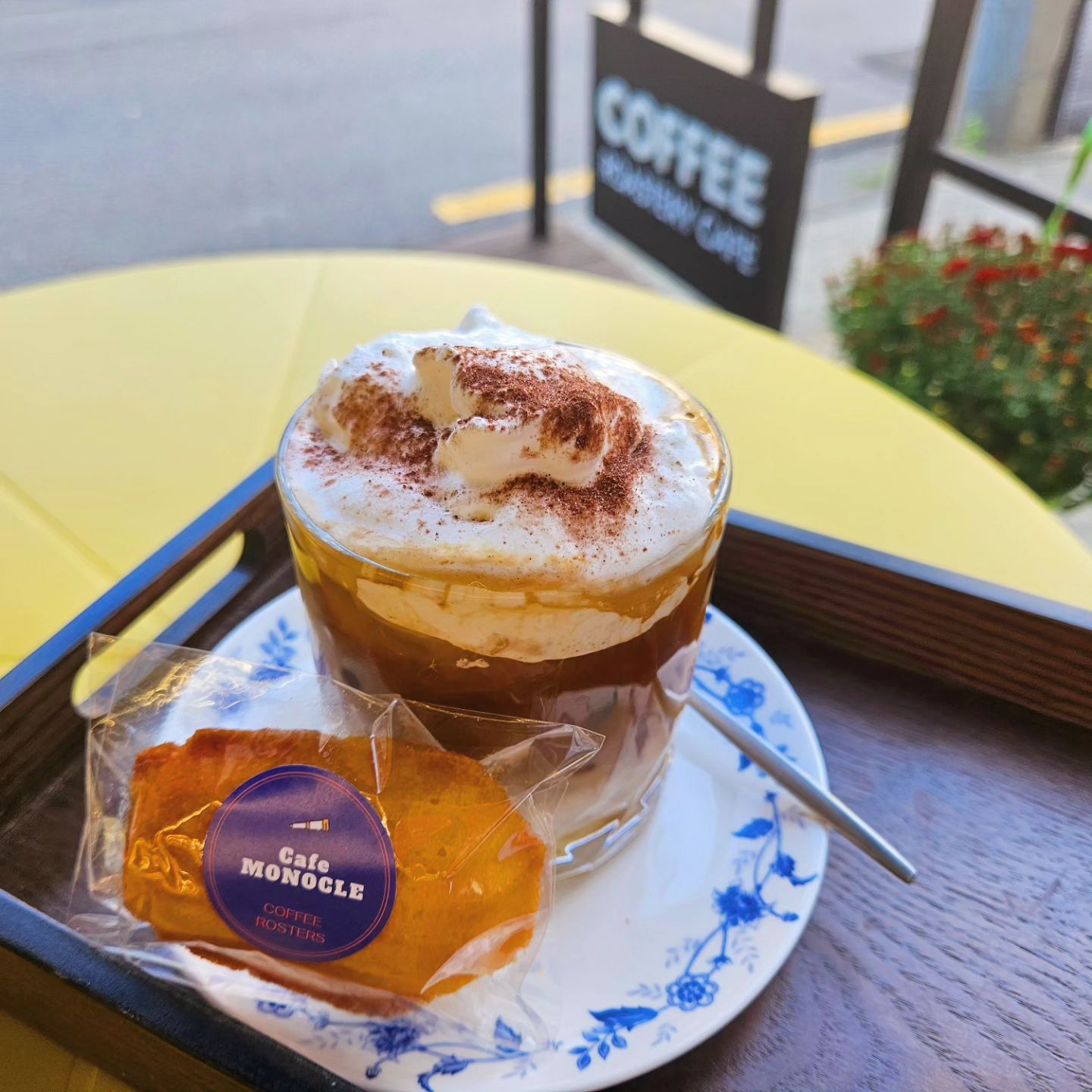 동네에 커피 맛 좋은 카페 발견☕️ 단골해야징✌️