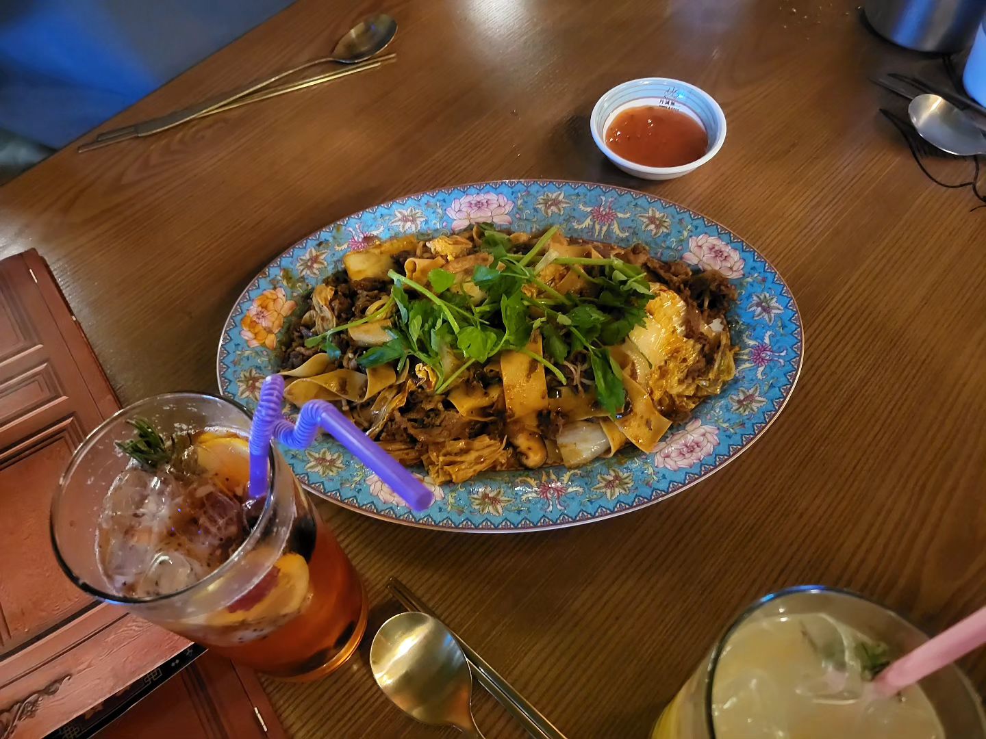 퇴근하고 좋은사람들과 좋은시간 🥰🥰
#단성무이 #도넛샤브 #구름샤브 #맛집 #핫플레이스