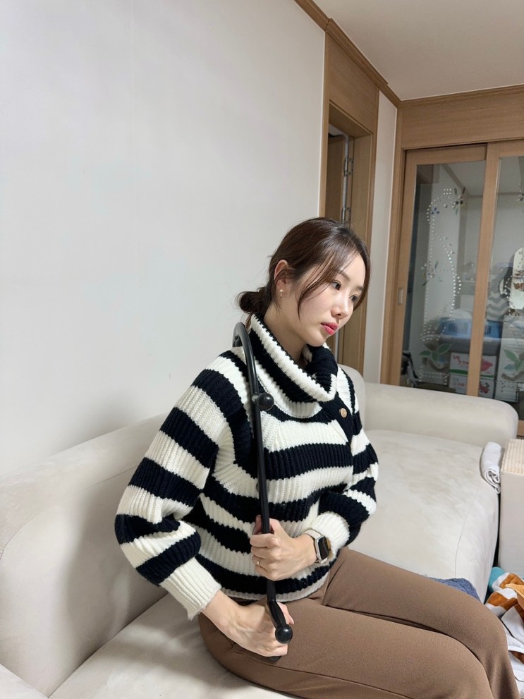 어깨 결림 뭉침 관리에 효과적! 승모근 없애는 운동 마사지 스틱 추천 파밀리스틱