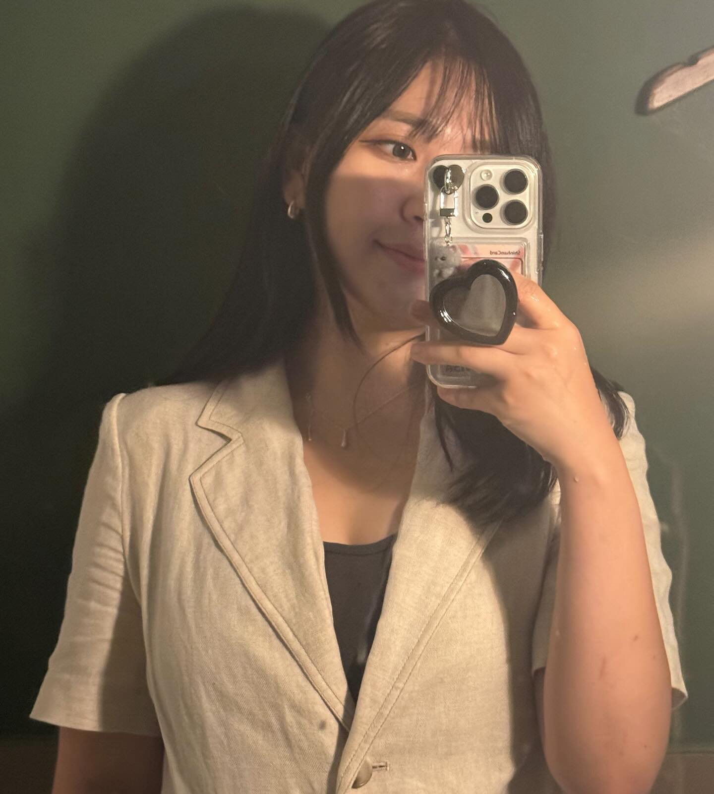 앞머리 기르는 것을 미룬이 
#아르무아 #미룬이