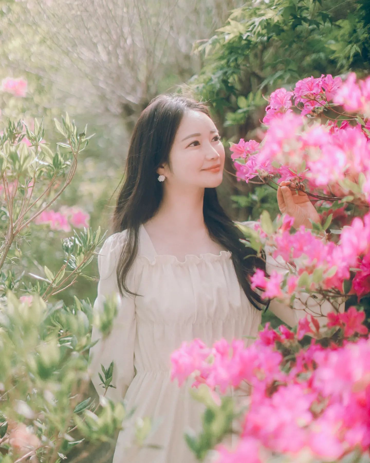 ⠀⠀⠀⠀⠀ ⠀⠀⠀
이번 봄꽃 촬영하면서 제일 맘에 들었던 사진🌸 
새삼 진달래가 이렇게 예뻤나 싶었다.
⠀⠀⠀⠀⠀ ⠀⠀⠀
⠀⠀⠀⠀⠀ ⠀⠀⠀
