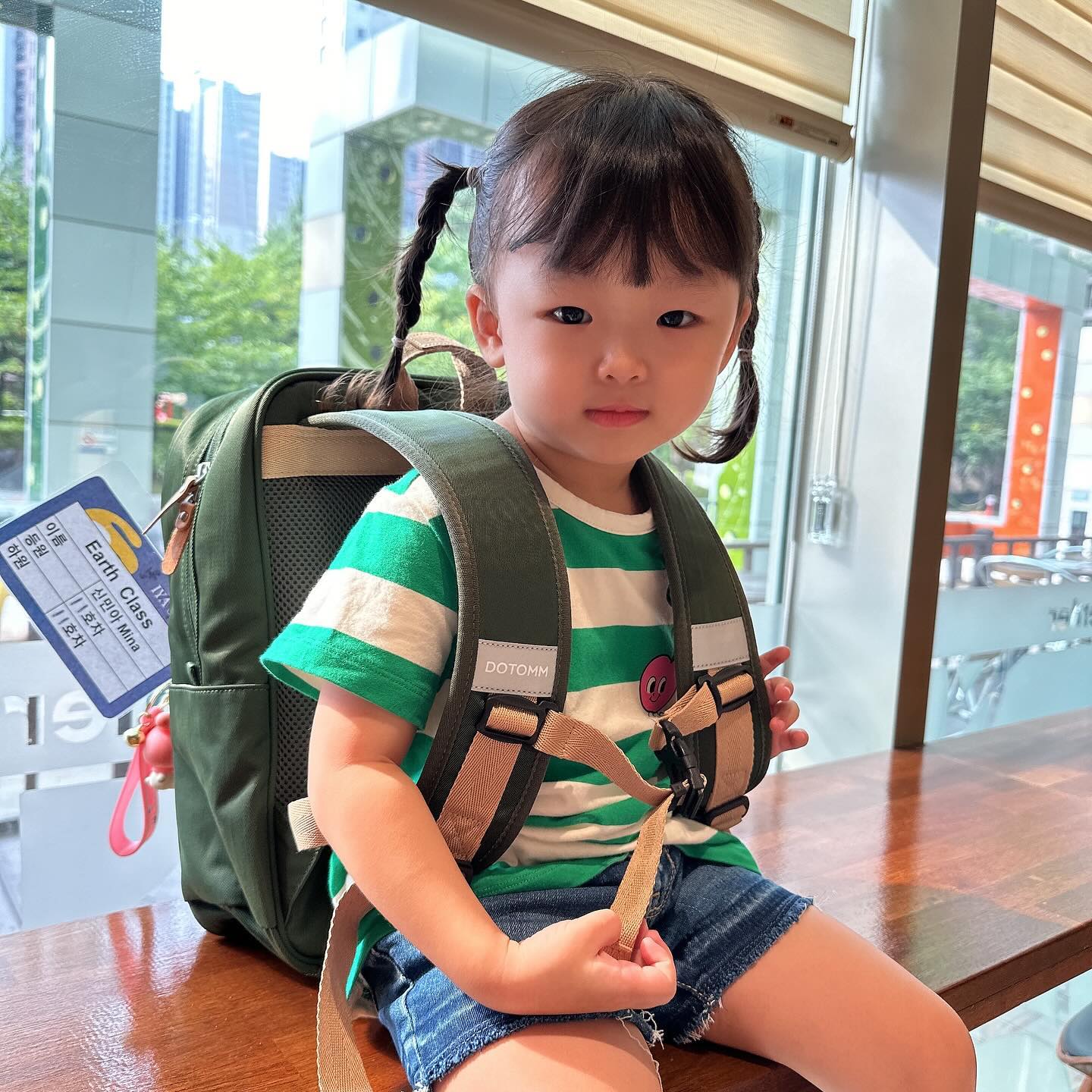 기분 좋게 버스 기다리는 중 💚

#오늘도신나게놀다와👋