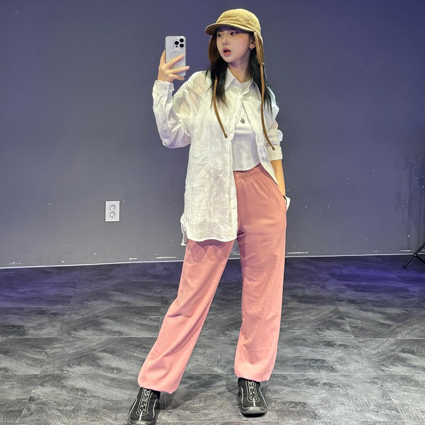 Pants: danp_official_account  #댄프 #danp #협찬 
Hat&shoes: matinkim_magazine