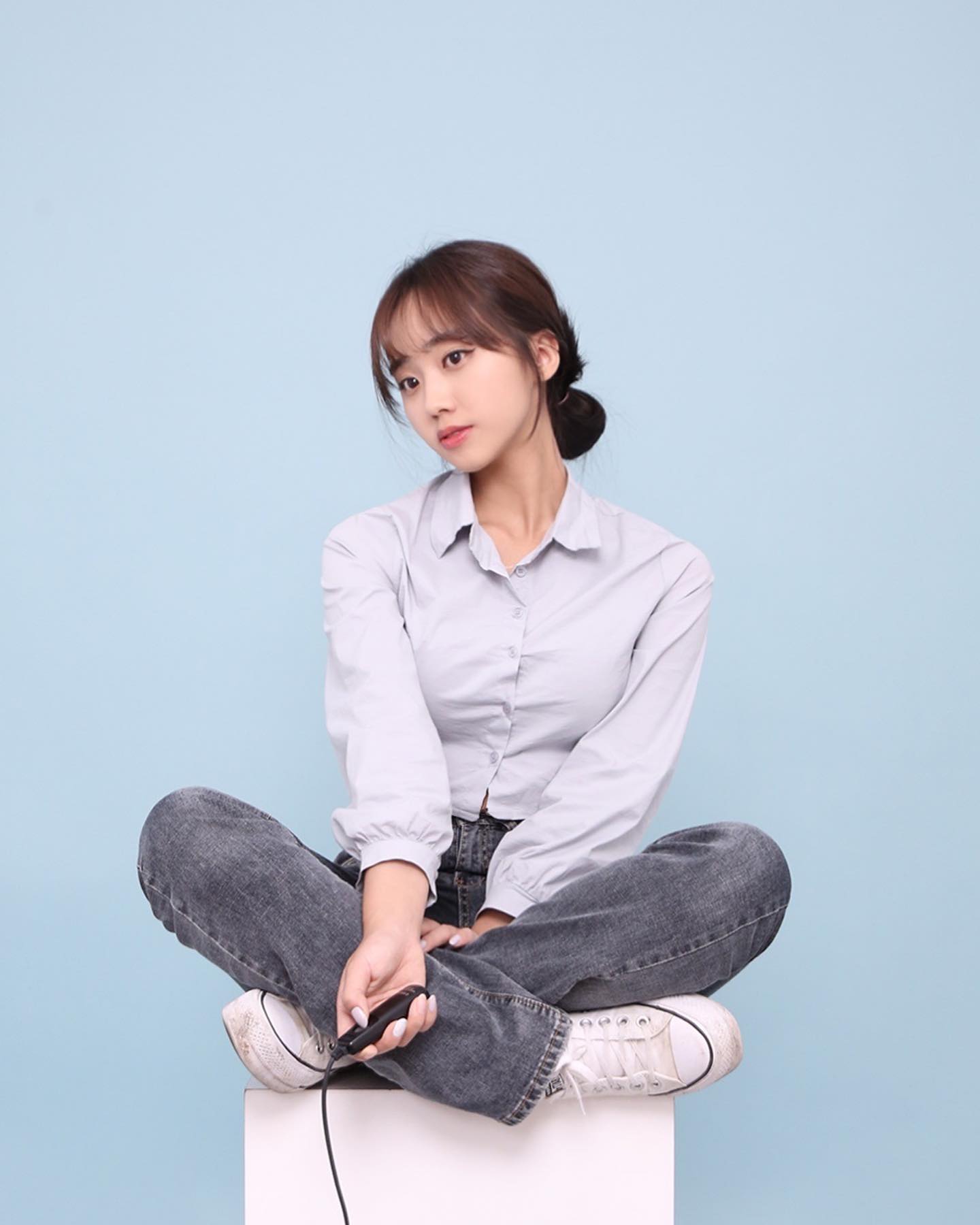 예약 잊어버려서 대충 머리 묶고 회사에 입고 간 복장으로 그대로 찍은 나…
.
.
.
.
odt.mode 
#오디티모드 #전주셀프사진관 #셀프사진관 #흑백셀프사진관 #전주흑백셀프사진관 #전주사진관 #전주오디티모드 #오디티모드전주점