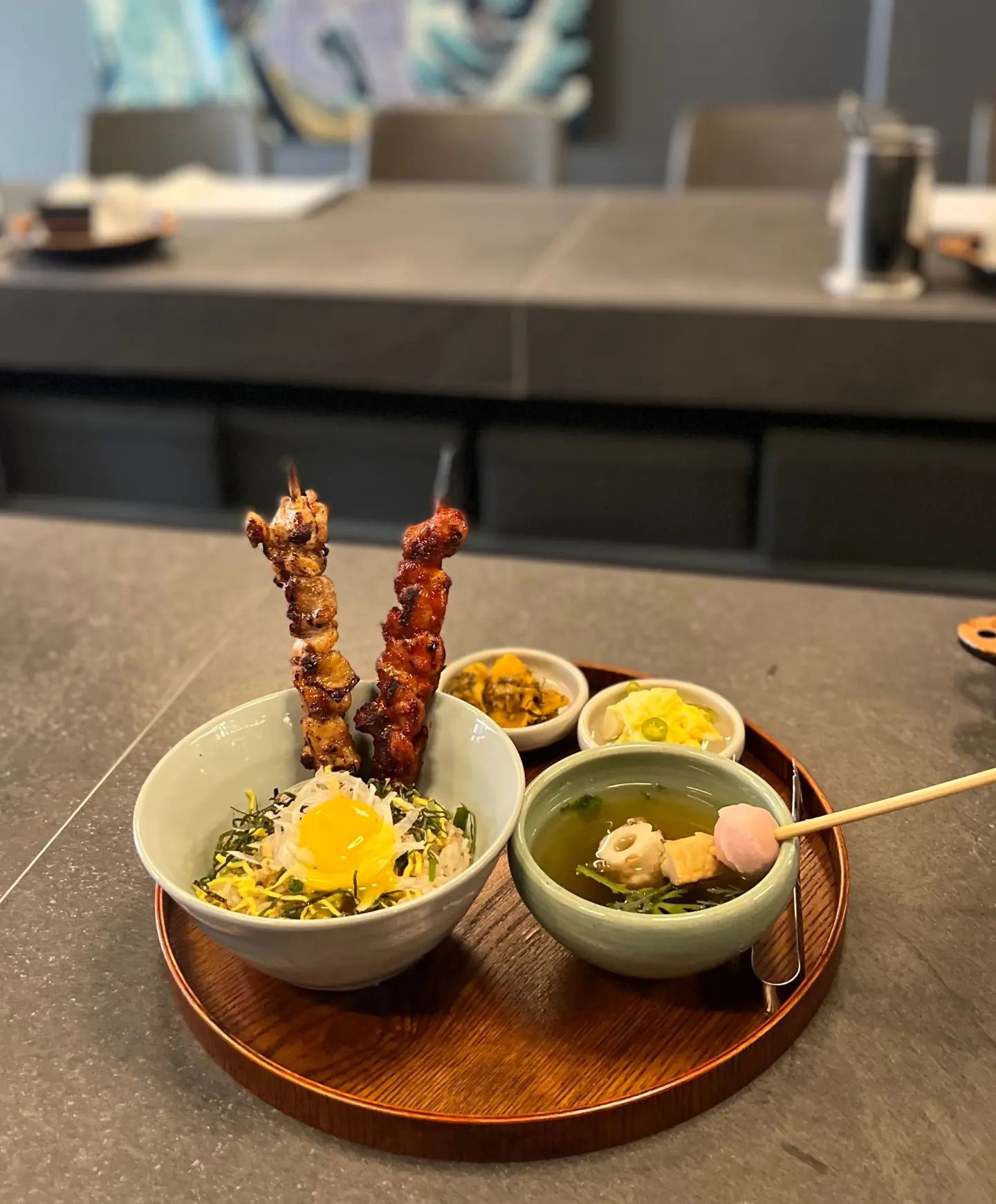 #협찬 #우후루화
💘신사역 가로수길 점심맛집
.
.
👉 런치 숯불꼬치덮밥 ★★★★☆
.
🤟어디까지나 주관적인 평점
★★★★★ 집에서도 생각나는 맛
★★★★☆ 재방문 의사 있음
★★★☆☆ 근처에 있으면 가볼만한 맛
★★☆☆☆ 재방문 의사 없음
★☆☆☆☆ 다시는 언급하고 싶지 않은 맛
.
.
#강남맛집 #신사역맛집 #가로수길맛집 #신사역데이트 #신사우후루화 #가로수길우후루화 #가로수길파인다이닝 #신사역파인다이닝 #맛스타그램 #맛집투어 #푸드파이터안나수아