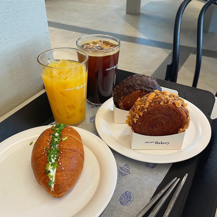 종각역 카페 아방베이커리 을지로 DGB점 소금빵 퀸아망 솔직 후기
