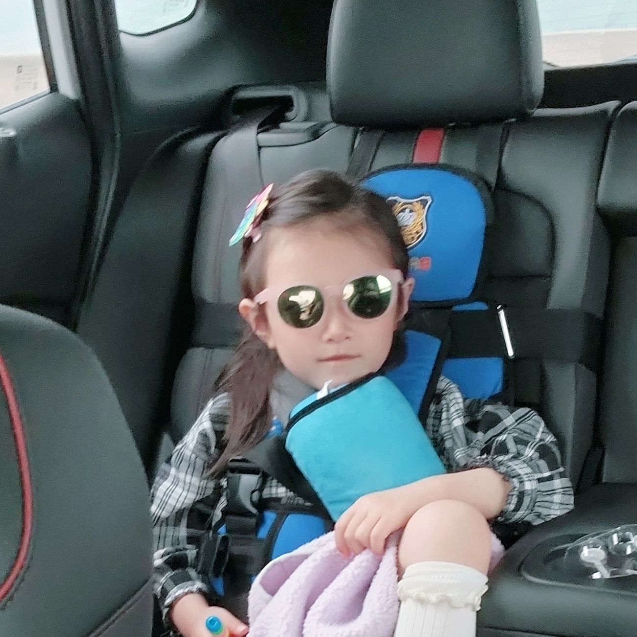 #1797일

2박3일 속초여행!! 올만에 잠깐했던 남편의 낚시 . 낚시하는거 첨본 하은이는 옆에서 입을 쉬지않고 응원해주고ㅋㅋ핸드폰 달라더니 찍어논 셀카에 빵터짐ㅋㅋㅋㅋ얼굴이 네모네모네 (아래서 찍으면 안대것네 ㅋㅋ)

#속초여행 #여행은즐거워
