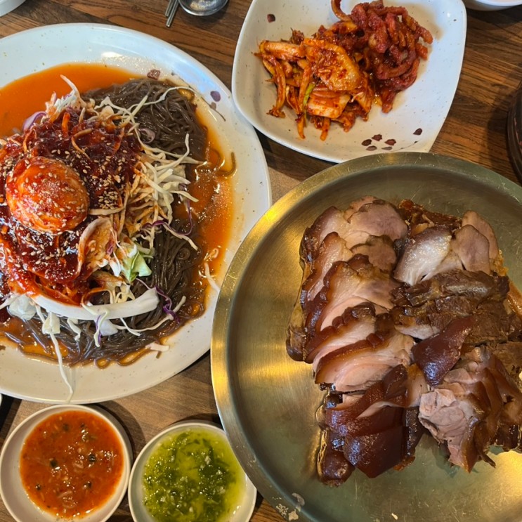 [서울] 시립대 왕십리역 맛집 호야네족발 동대문점 동대문로컬맛집 가성비 족발 막국수