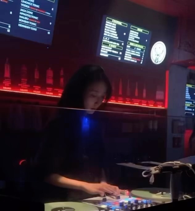 지금 이렇게 노래 틀 수 있도록 가르쳐주시고 도와주셔서 감사합니다
따뜻하게 와닿은 모든 순간들을 기억하고 열심히 잘 해보겠습니다