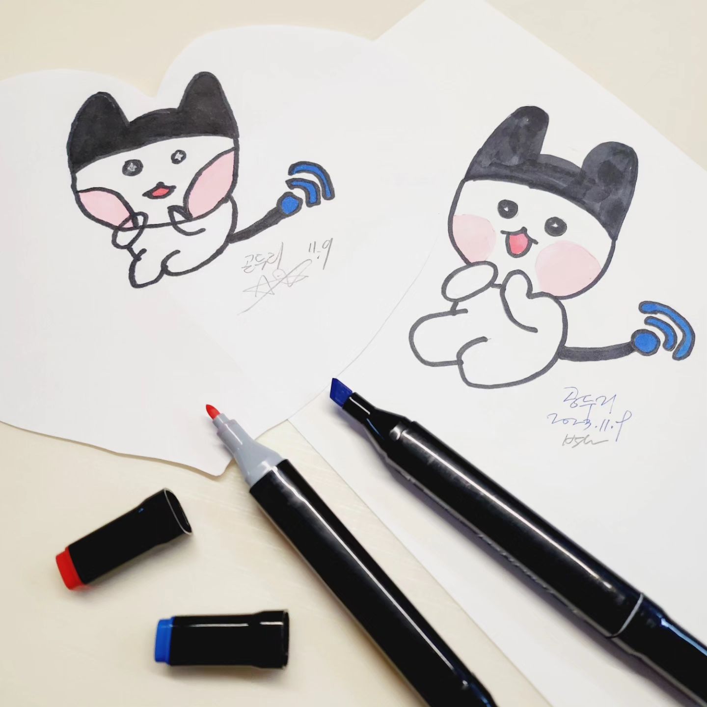#이벤트참여해요🙆‍♀️ 

혹시 #공공와이파이 를 알고 계신가요?
공공wifi란 정부, 지자체, 통신사 등에서 제공하는 무료 인터넷 서비스랍니다. 
집앞 센트럴파크 산책할때나 버스 정류장 등에서 자주 사용하고 있는데요.
이번에 공공와이파이 캐릭터인 공두리 드로잉 챌린지 를 알게 되어 참여해보았어요.
귀엽고 친근한 비주얼의 #공두리 
초딩아들이랑 최선을 다해 그려봤는데 어때요?

#공두리_드로잉_챌린지 #공공와이파이_캐릭터
#귀욤뽀짝 #공공wifi #이벤트 #이벤트그램