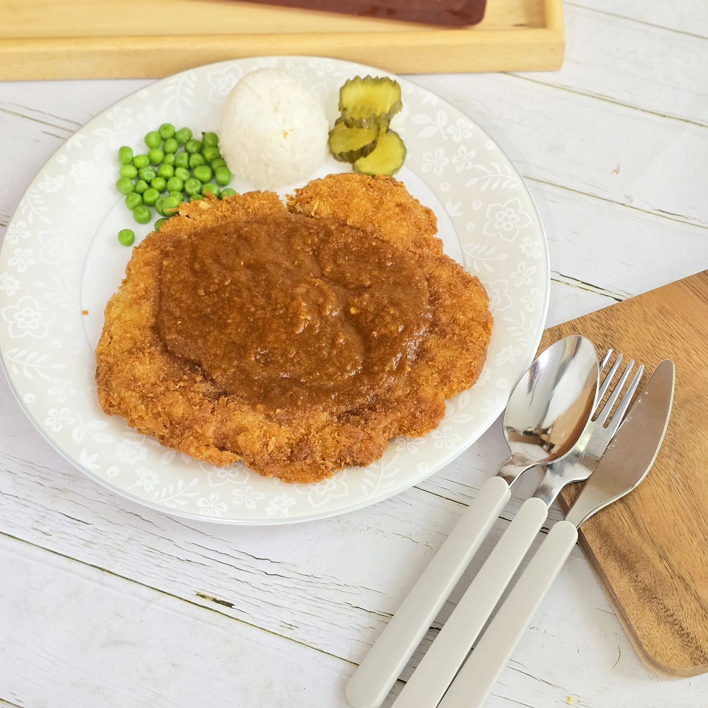 #광고
이제 집에서도 추억의 맛!
그때 그 시절의 경양식 돈까스를 
즐길 수 있어요🍽️

바로 "페이보잇" 
7080 왕돈까스를 찾았거든요 

지름 20cm로 어른 손바닥보다 큰 크기👏
이건 진짜 왕돈까쓰에요

에어프라이어에 가득 차는 이 크기, 
한번만 먹어봐도 반할 거예요🤗

옛 그맛을 그대로 재현하였고
비밀 레시피로 만든 
부드러운 데미그라스 소스는 
정말 고퀄리티로 소스만 따로 
구매하고 싶을 정도랍니다 😍

유명한 남x돈까스 같은 맛이라서
이제 외식할 필요 없이
집에서 간편하게 즐기면 
될 것 같아요

요즘 외식비, 배달비가
은근 부담이죠~❗

지금 윙잇에서 첫 구매라면
신규 회원 1만원 쿠폰으로
더욱 저렴하게 만날 수 있어요

냉장고에 쟁여두고 
바삭 촉촉한 왕돈까쓰를
번거롭지도 않게 에어프라이어로
간단하게 챙겨보세요 🍳

wingeat
#윙잇 #페이보잇 #윙잇왕돈까스 #왕돈까스 #돈까스추천 #경양식왕돈까스