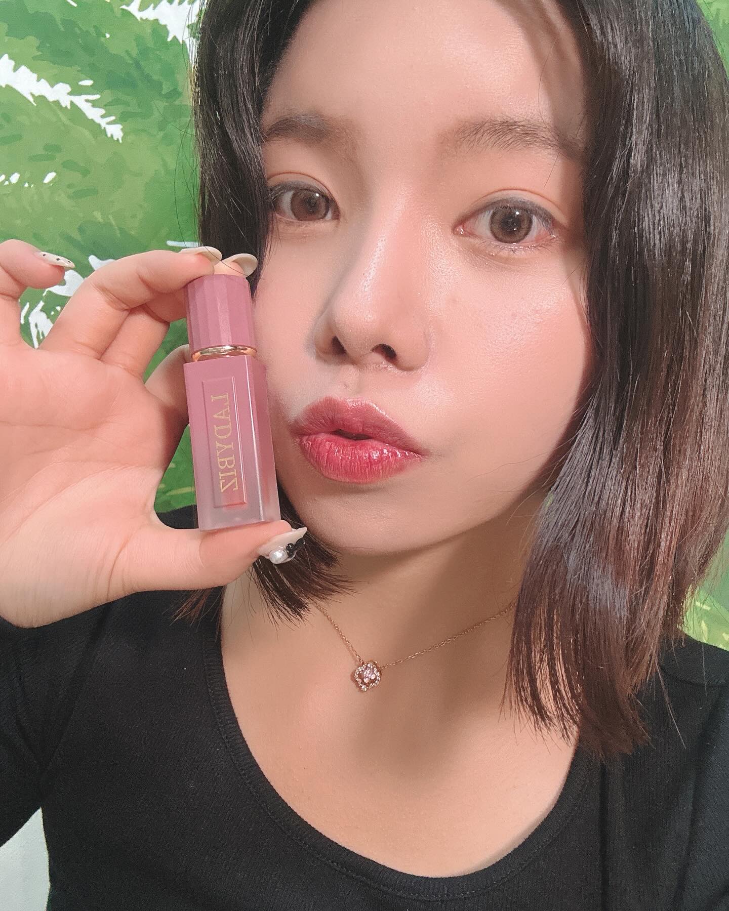마른장미 가을 뷰티에 찰떡 이겠죠???

ladybiz_official 
#촉매트립#단풍립#협찬#레이디비즈#ladybiz#레이디비즈립틴트
#립추천#글로시틴트