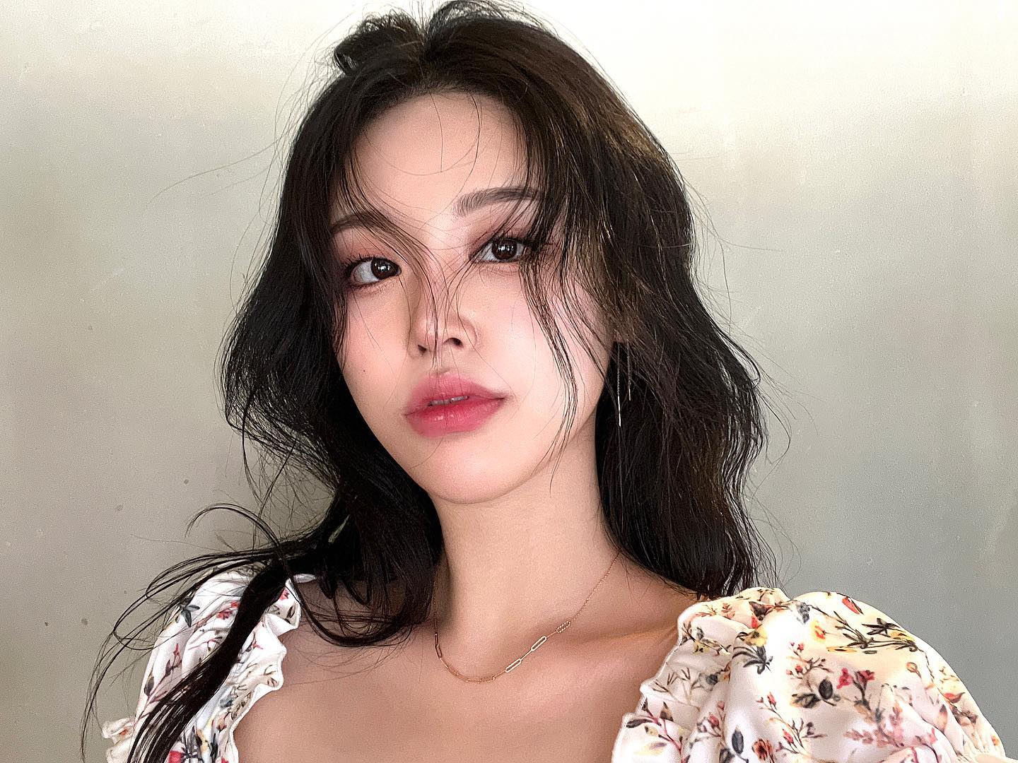 🦧
예쁜 부스스한 머리 십분 지나면 바야바 되는거 다들 그런거죠 ..? 

처음으로 #히피펌 #히피펌스타일 #히피펌후기